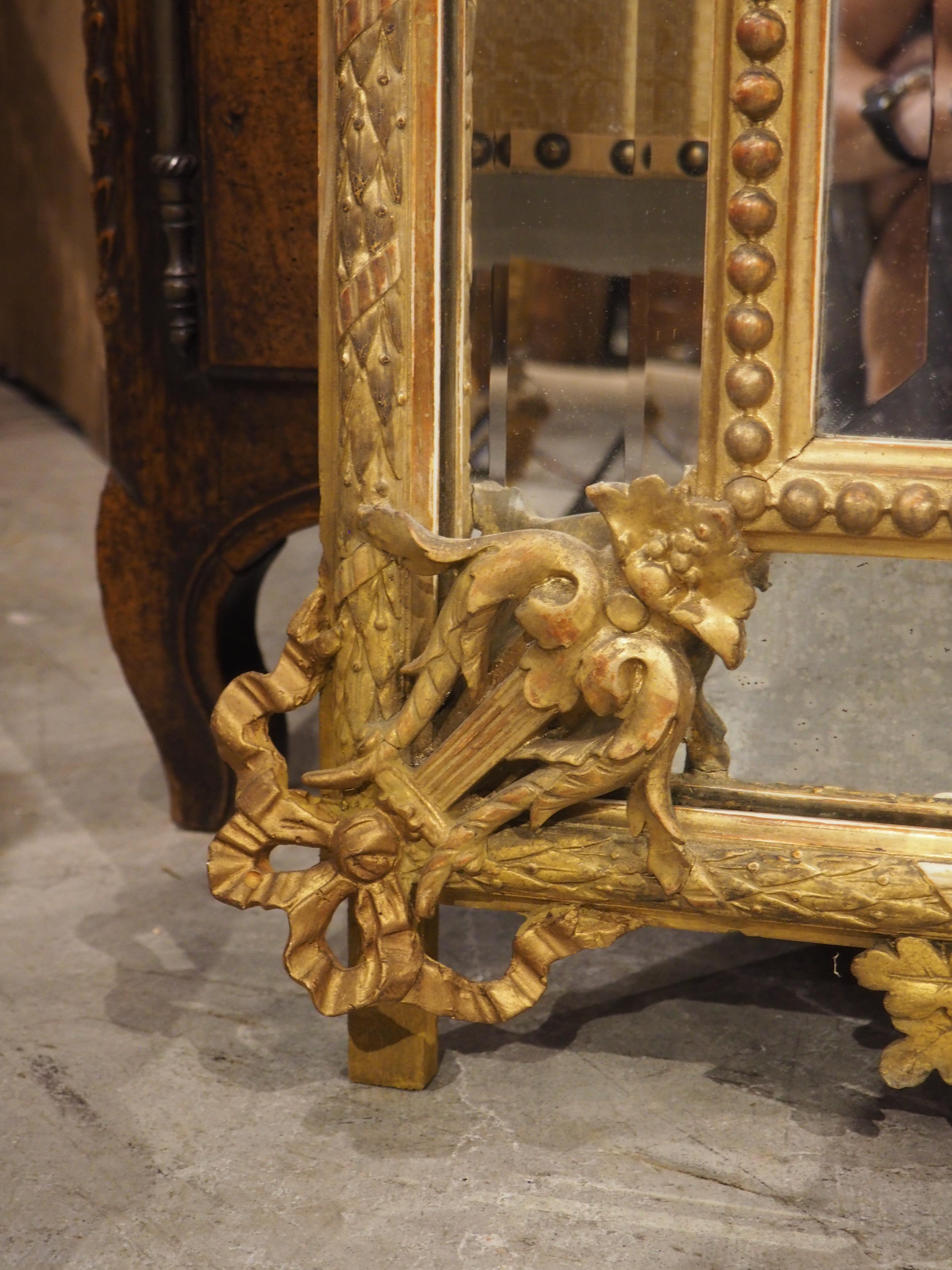 Specchio a cuscino in legno dorato di Napoleone III, Francia, 1850 ca. in vendita 8