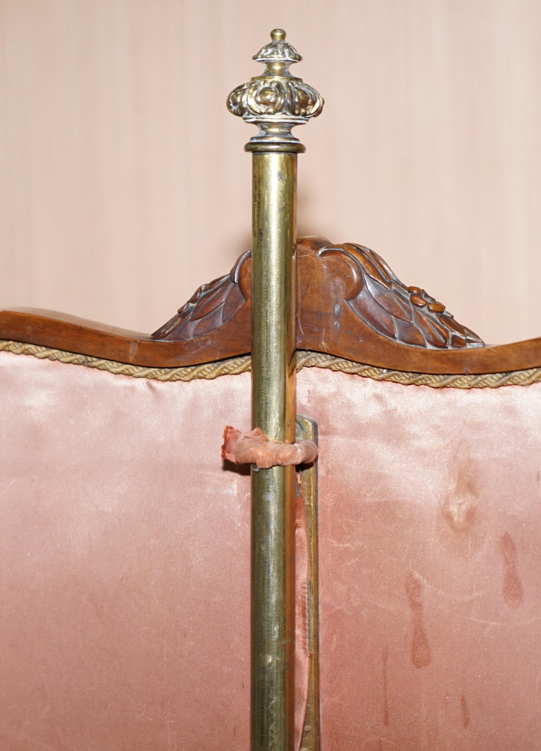 Parafuoco regolabile in altezza in legno di noce con timbro Gillows of Lancaster, 1850 ca. in vendita 10