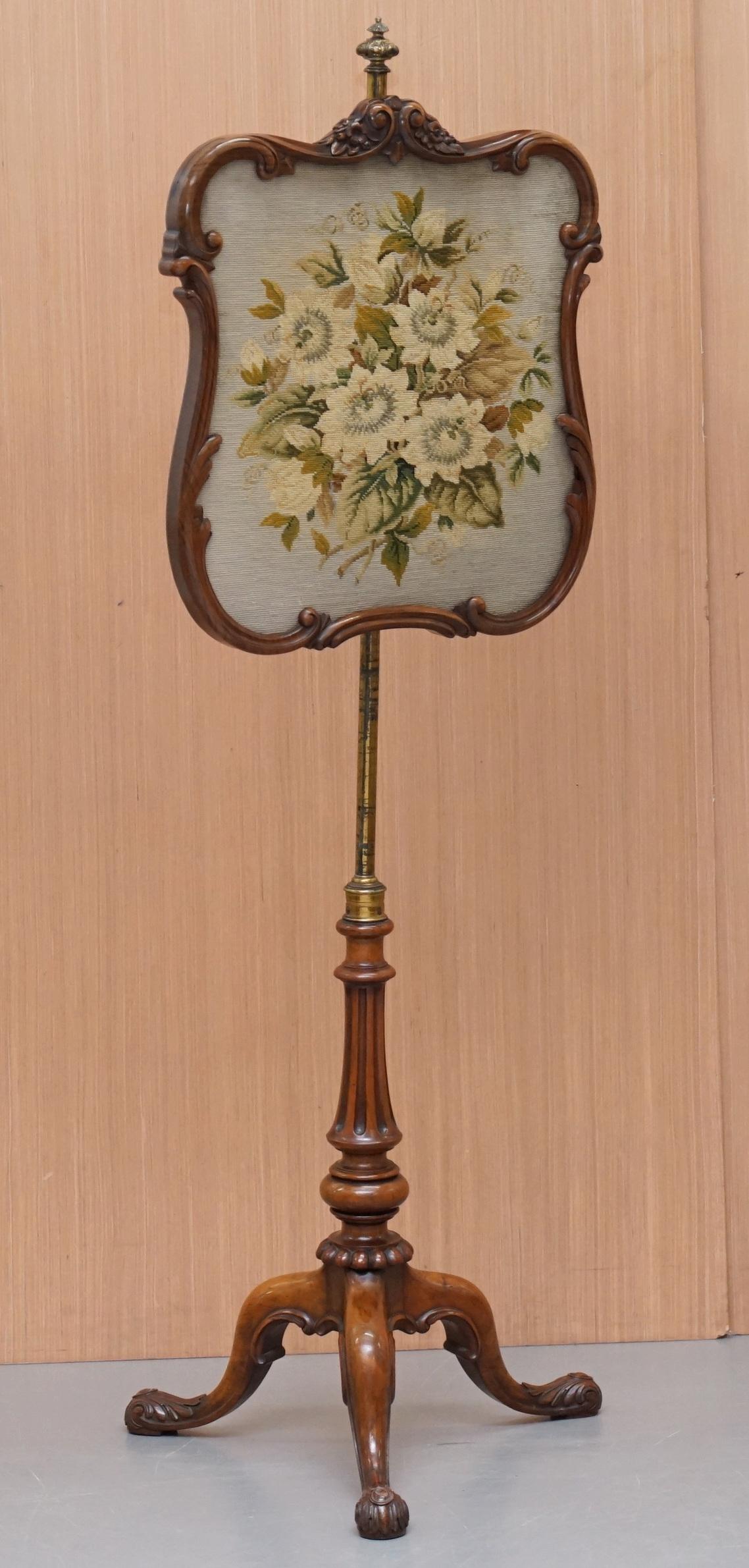 Gillows of Lancaster Nussbaum:: gestempelt:: höhenverstellbarer Kaminschirm:: um 1850 (Viktorianisch) im Angebot