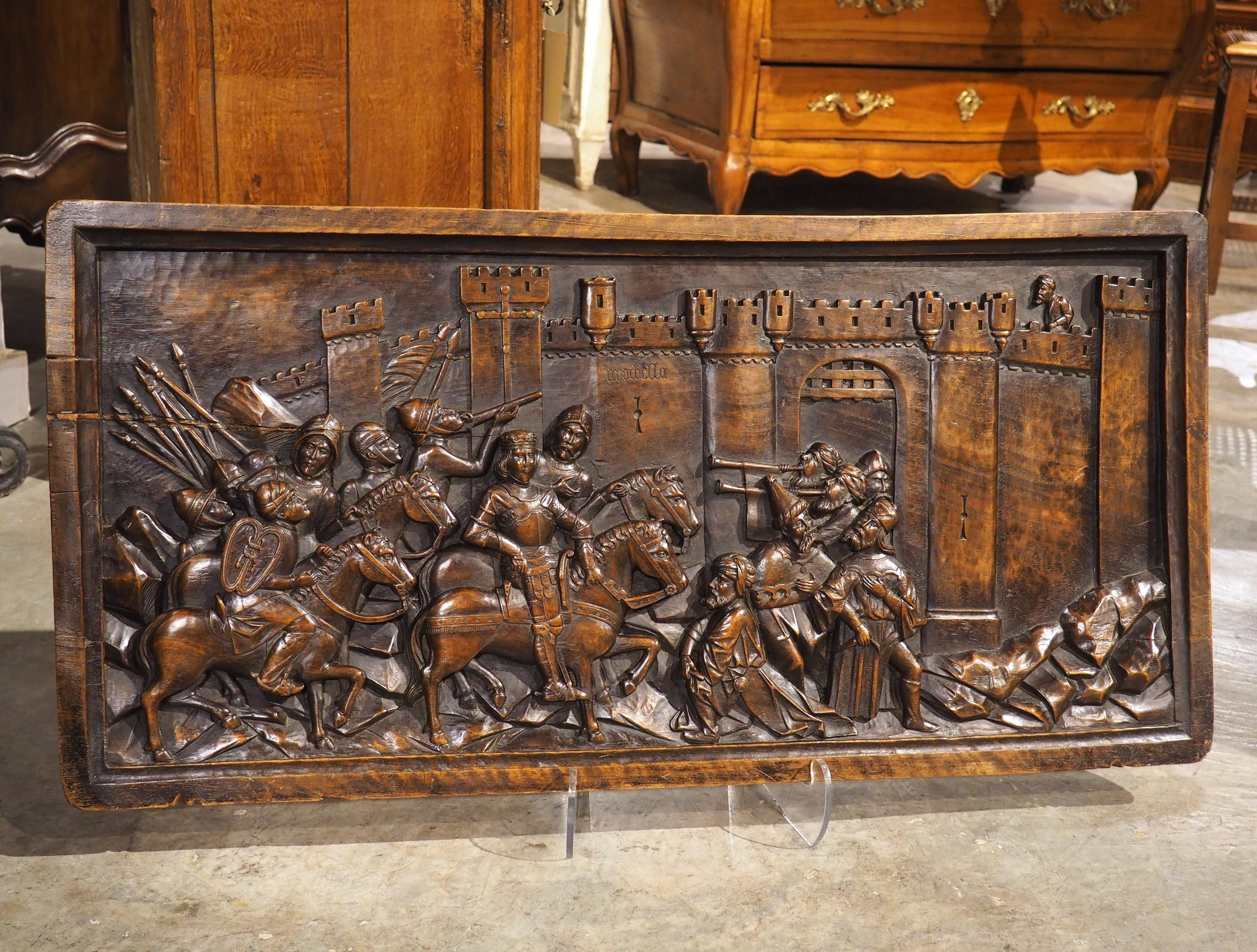 Placca a bassorilievo in noce del 1850 circa raffigurante una scena medievale, stile Viollet-le-Duc 11