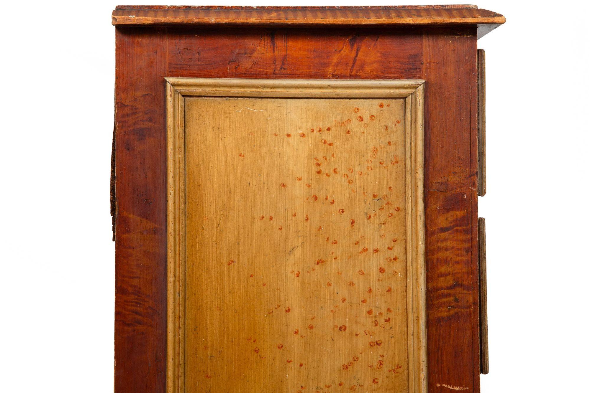 Cassettone antico dipinto a grana inglese del 1850 circa in vendita 4