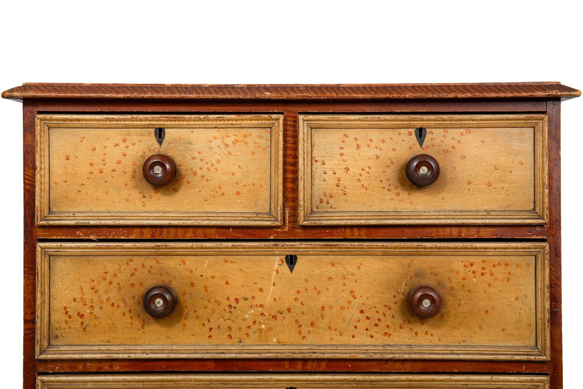 Legno Cassettone antico dipinto a grana inglese del 1850 circa in vendita