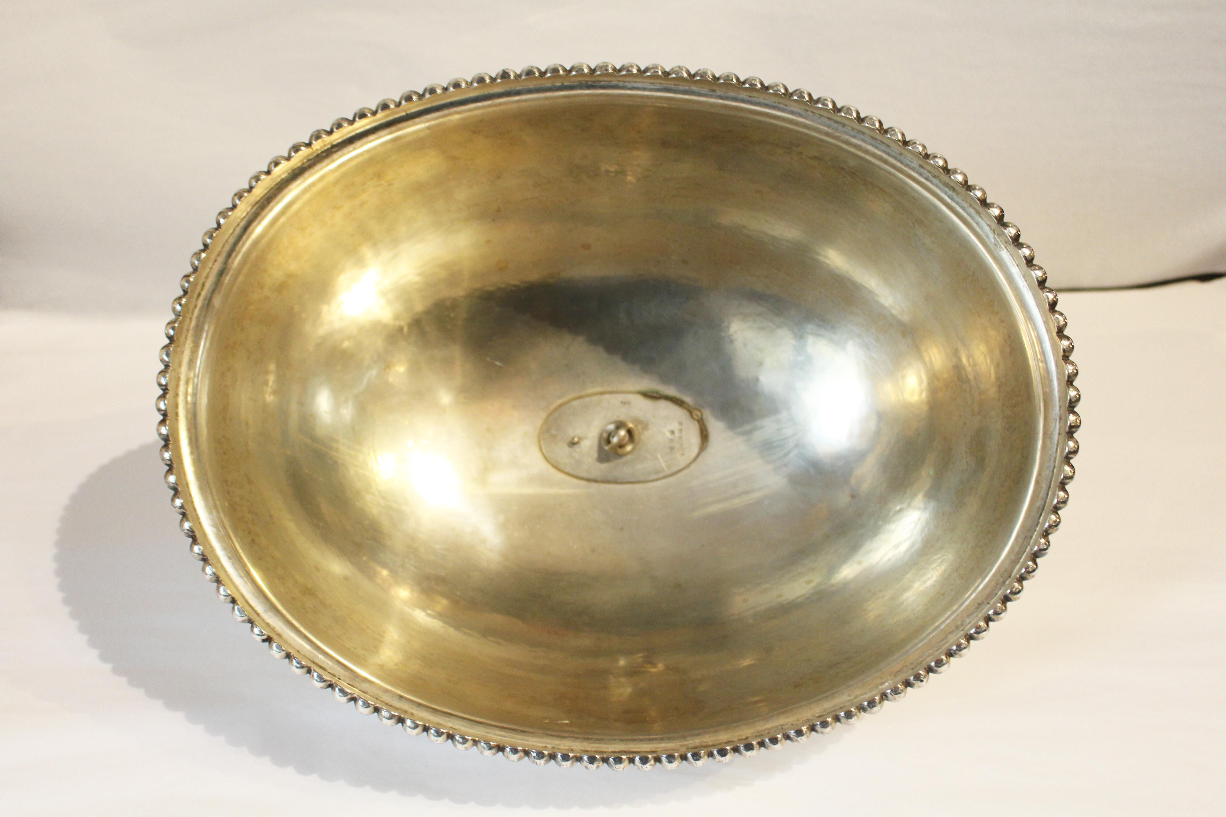 Circa 1850s, James Dixon & Sons Silver Plated Meat Dome (Dôme à viande plaqué argent) Bon état - En vente à Chapel Hill, NC