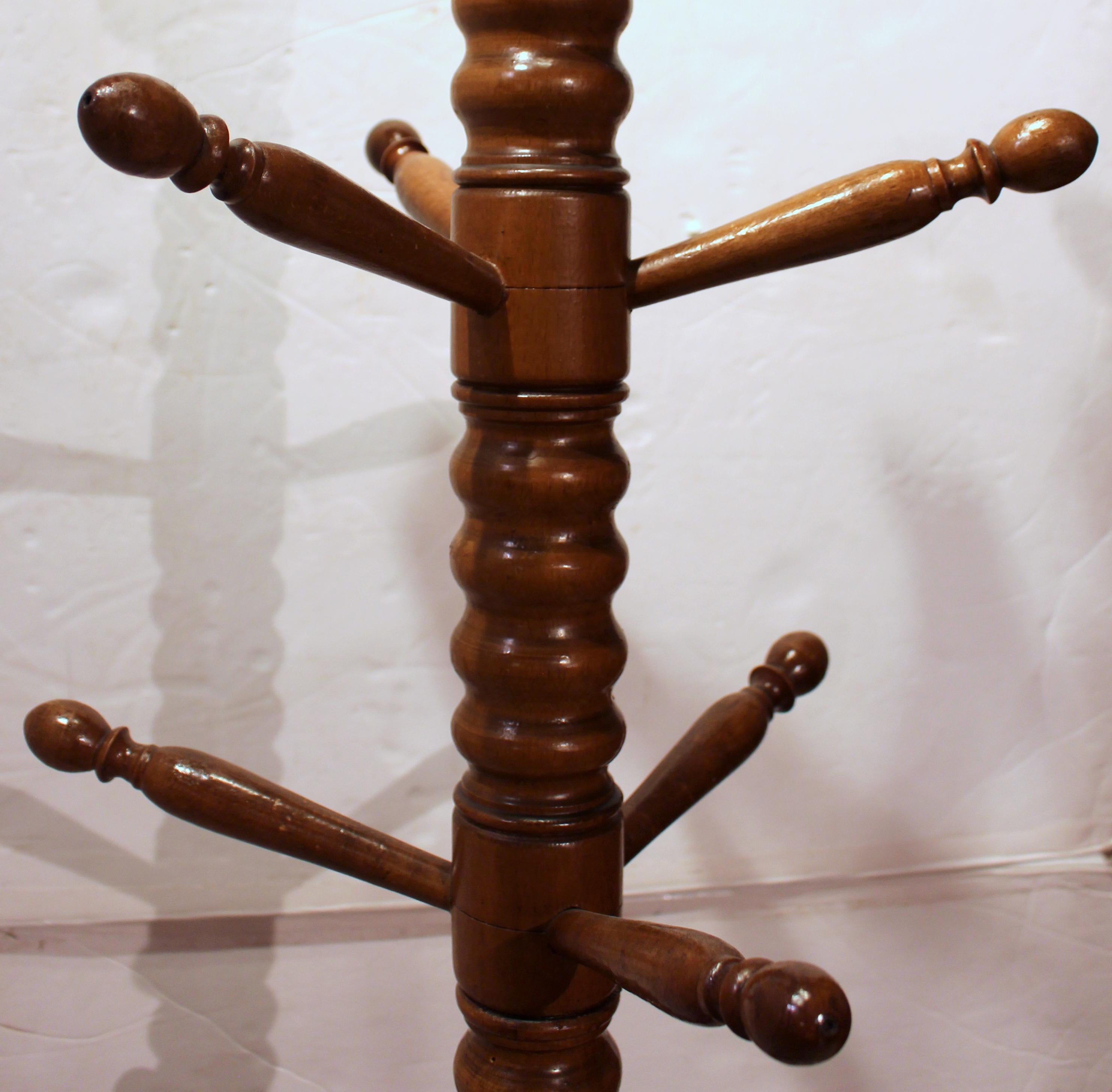 Perchero de salón francés de estilo rústico, circa 1860-80 siglo XIX en venta