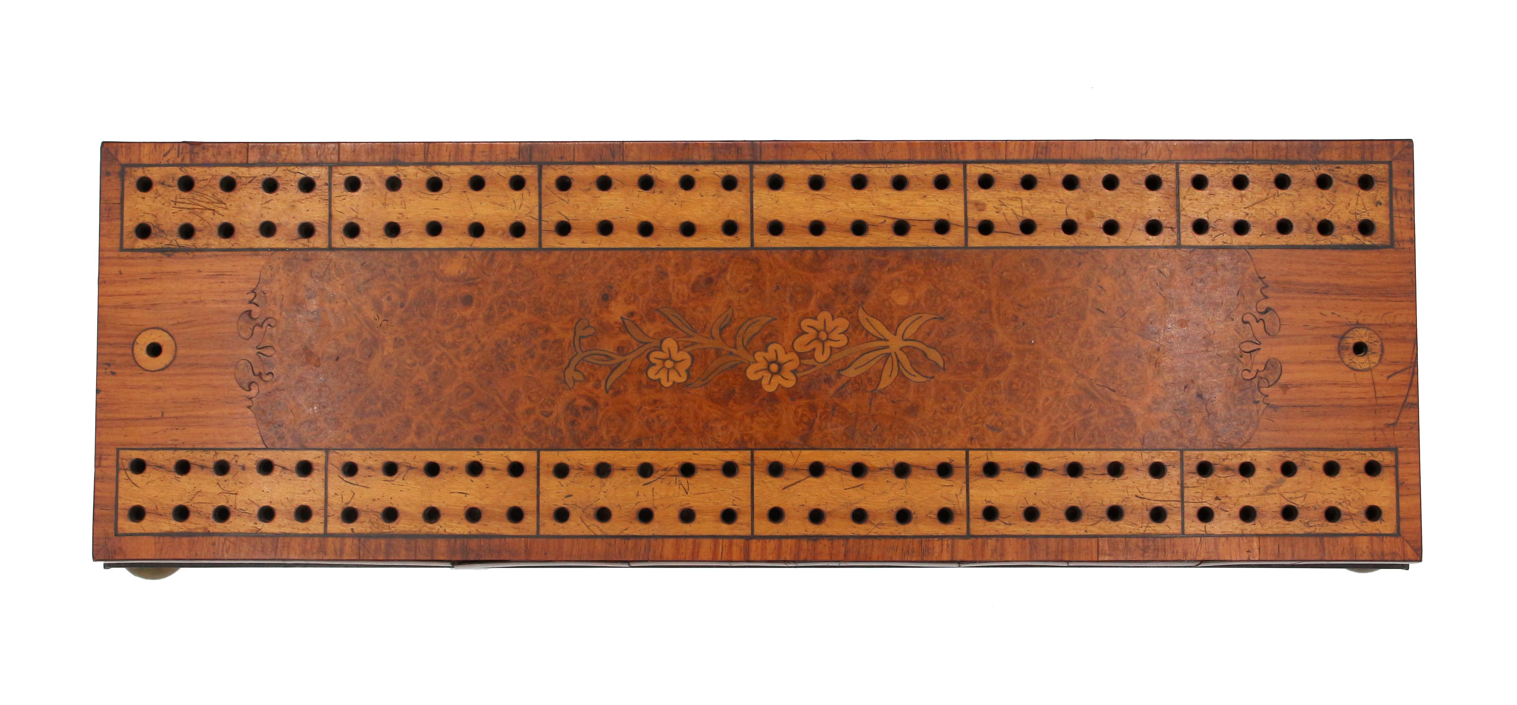 Anglais Circa 1860-80 Marqueterie anglaise incrustée Cribbage Board