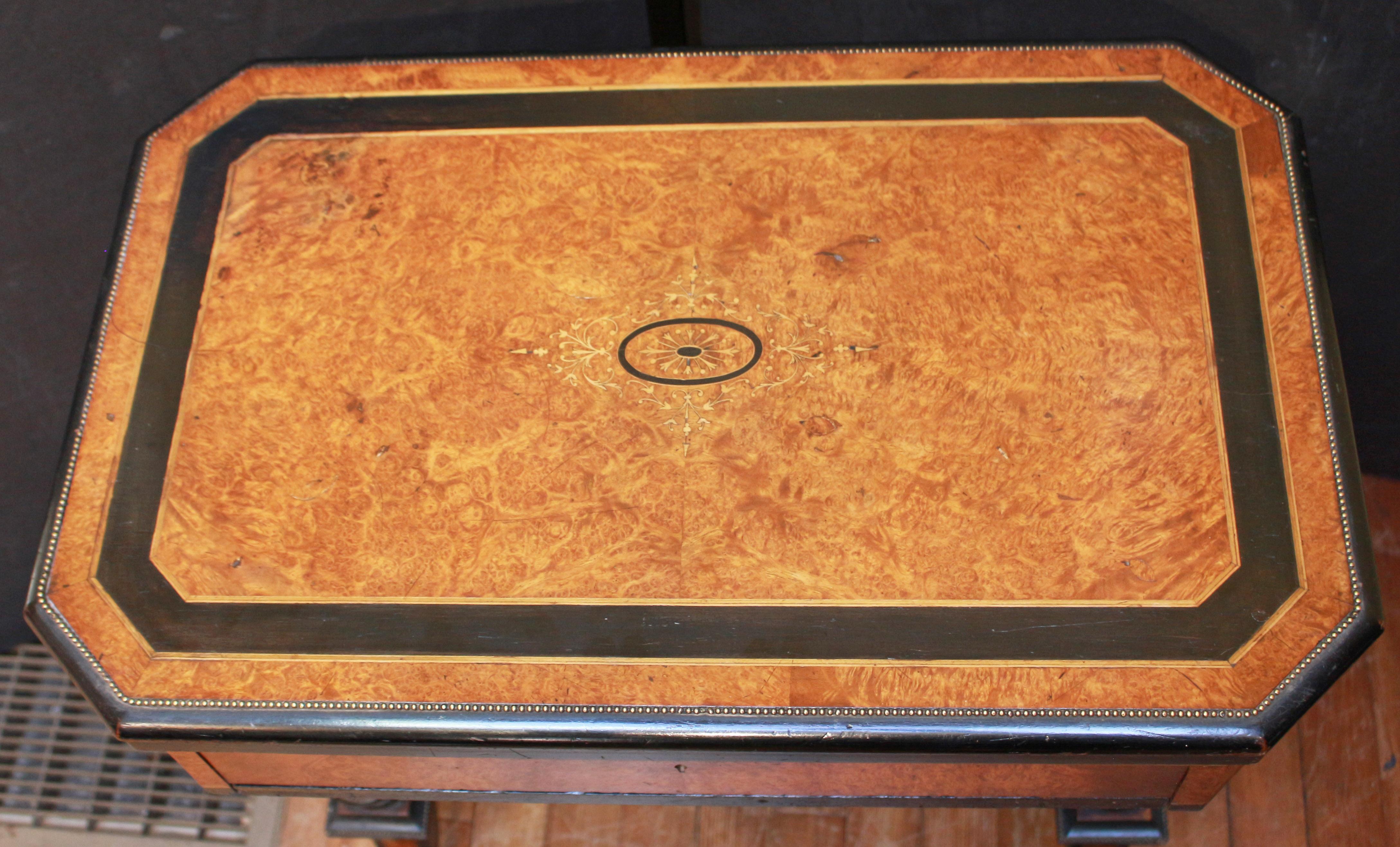 Vers 1860-80 Table à jeux anglaise néo-renaissance en vente 5