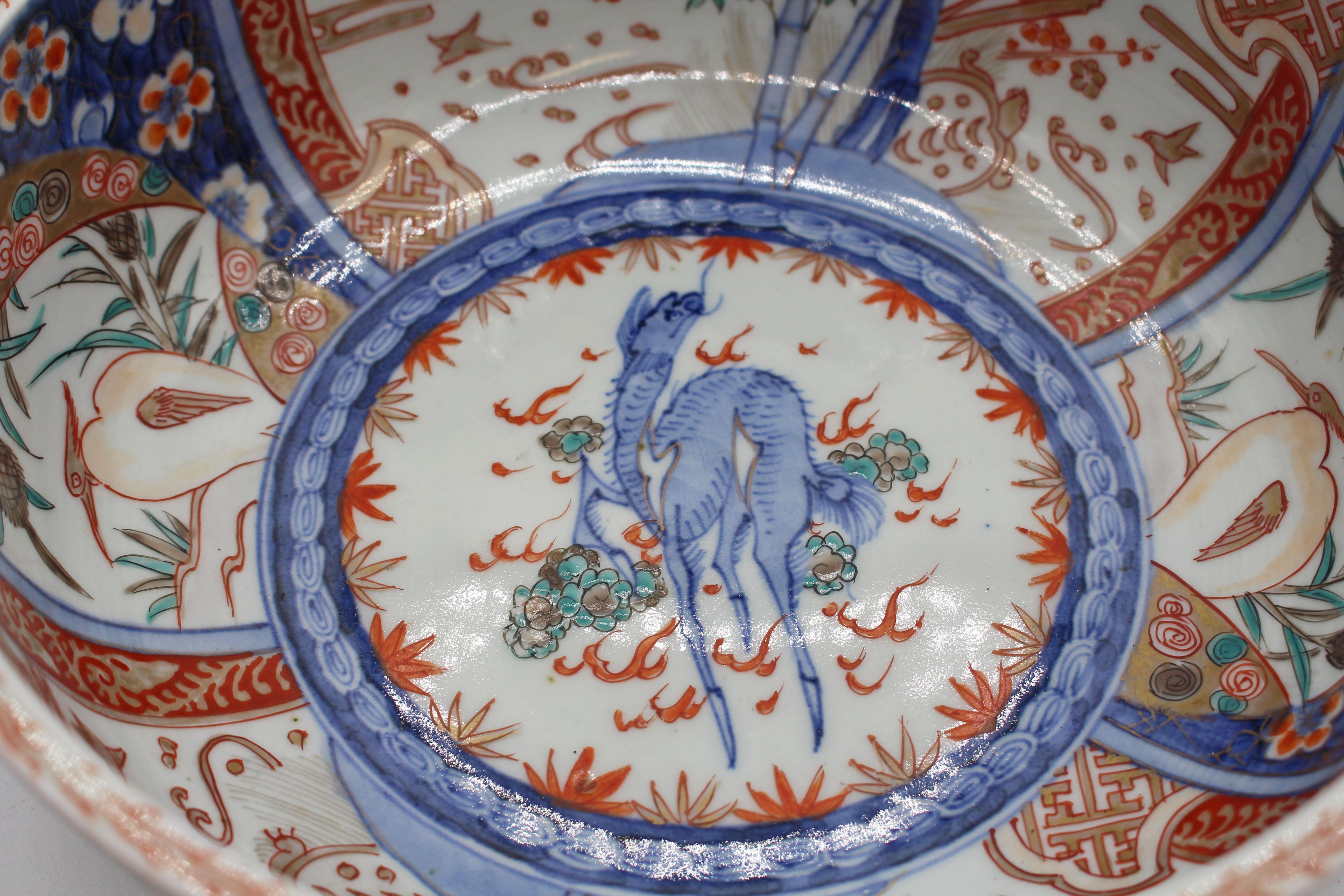 19th Century Circa 1860-80 Japanese Meiji Period Nest of 3 Imari Bowls For Sale