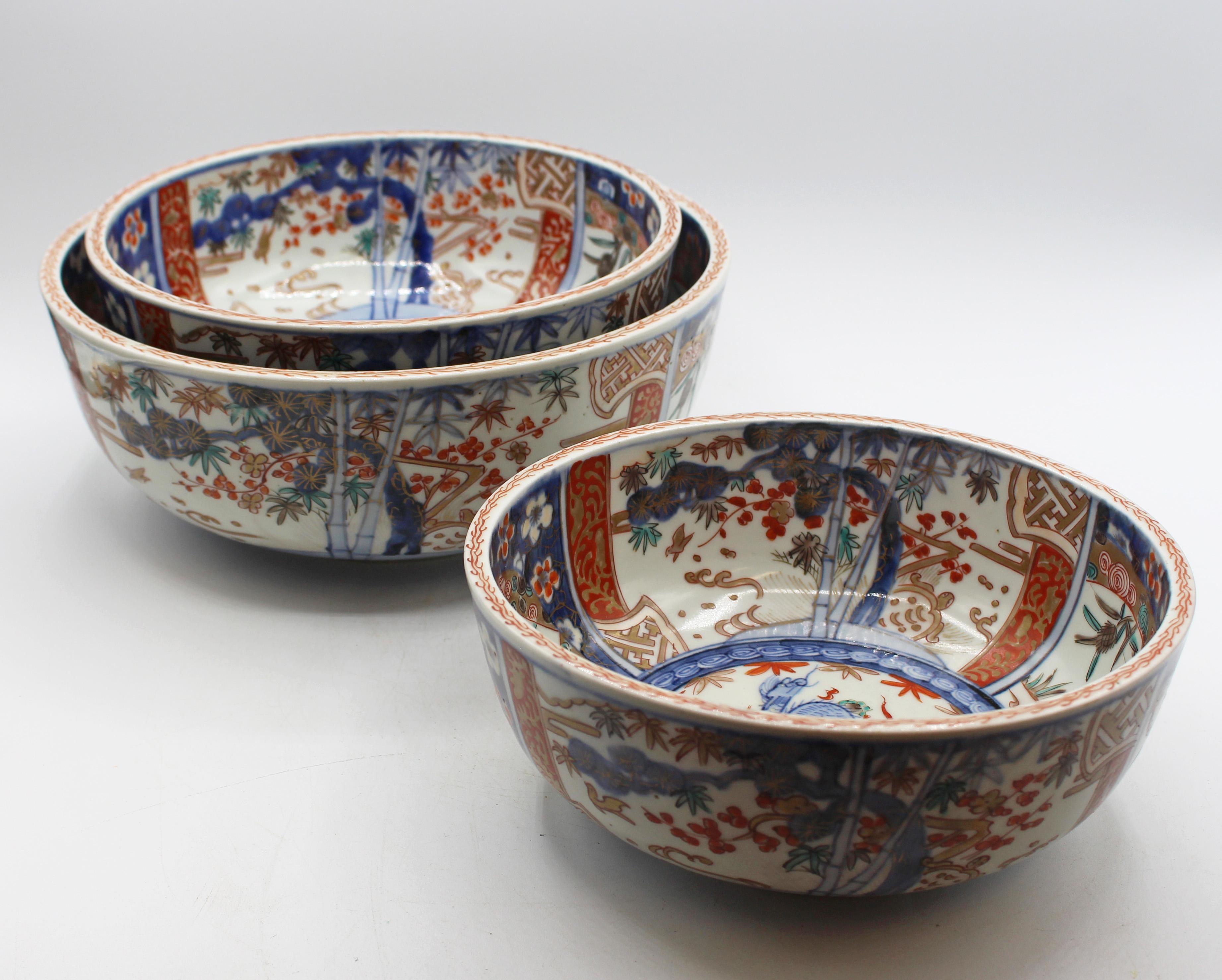 Circa 1860-80 Japanese Meiji Period Nest of 3 Imari Bowls For Sale 1