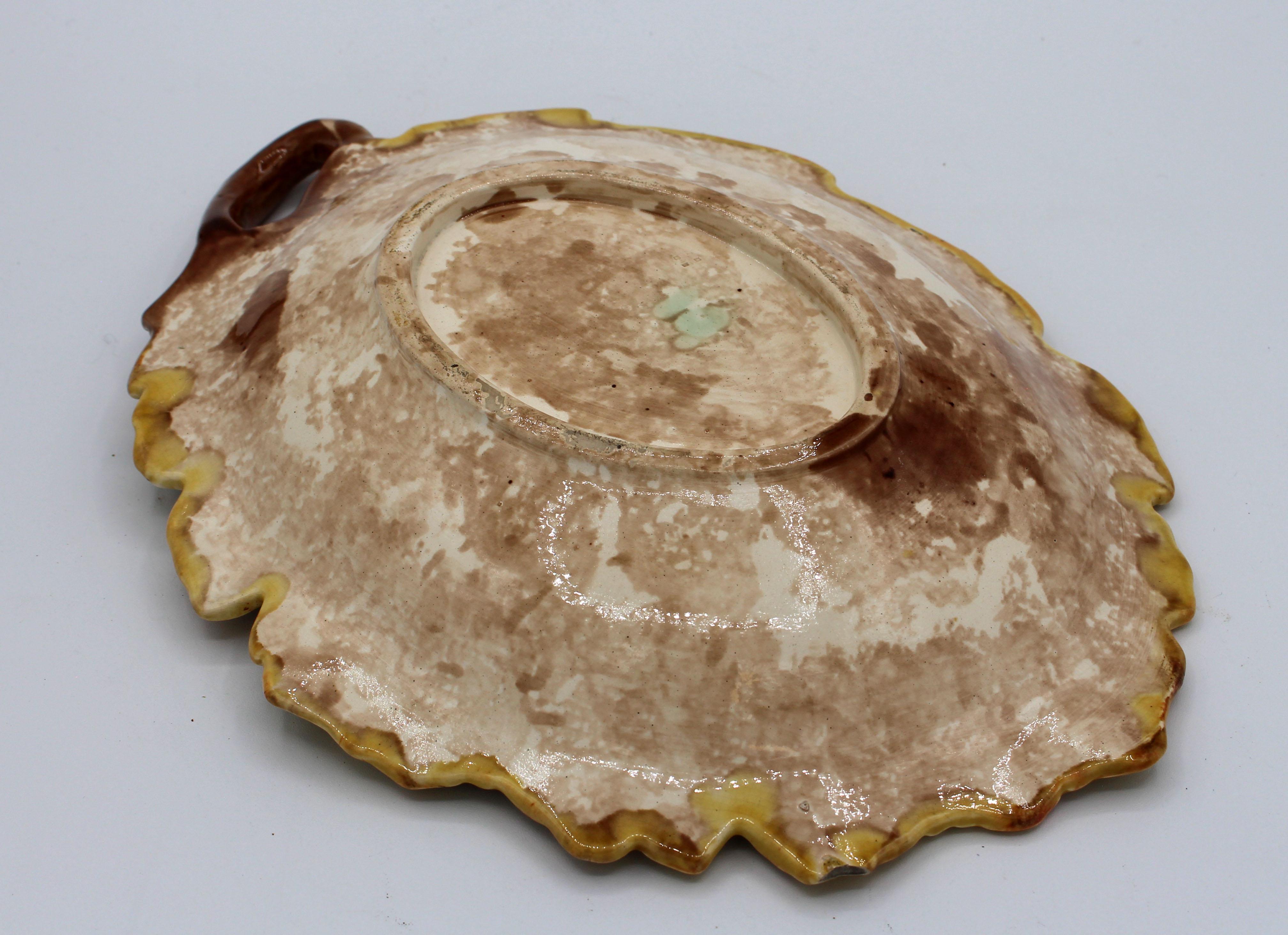Circa 1860-80 Large Majolica Leaf Dish In Good Condition In Chapel Hill, NC
