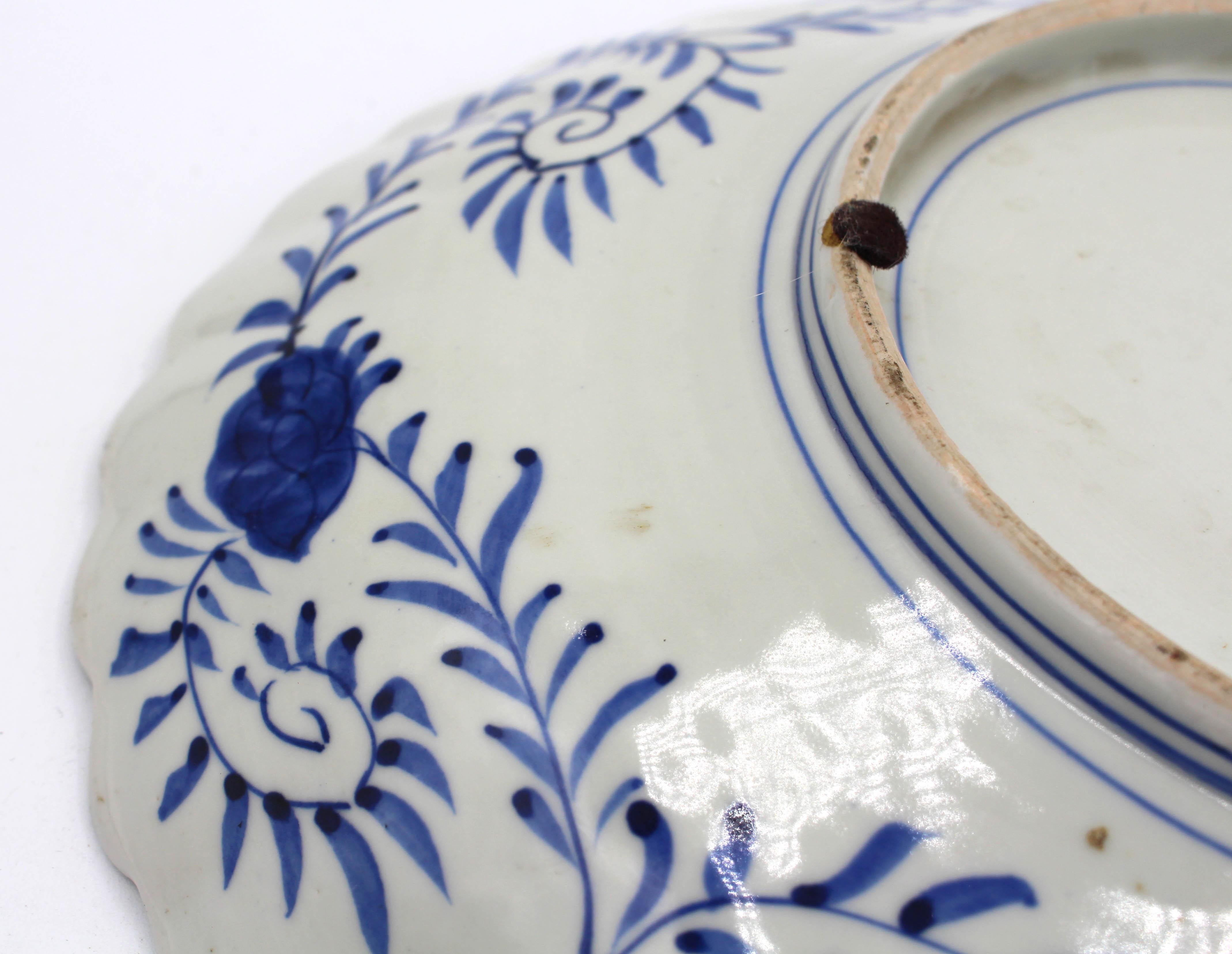 Circa 1860-80 Plato ovalado festoneado de Imari, japonés siglo XIX en venta