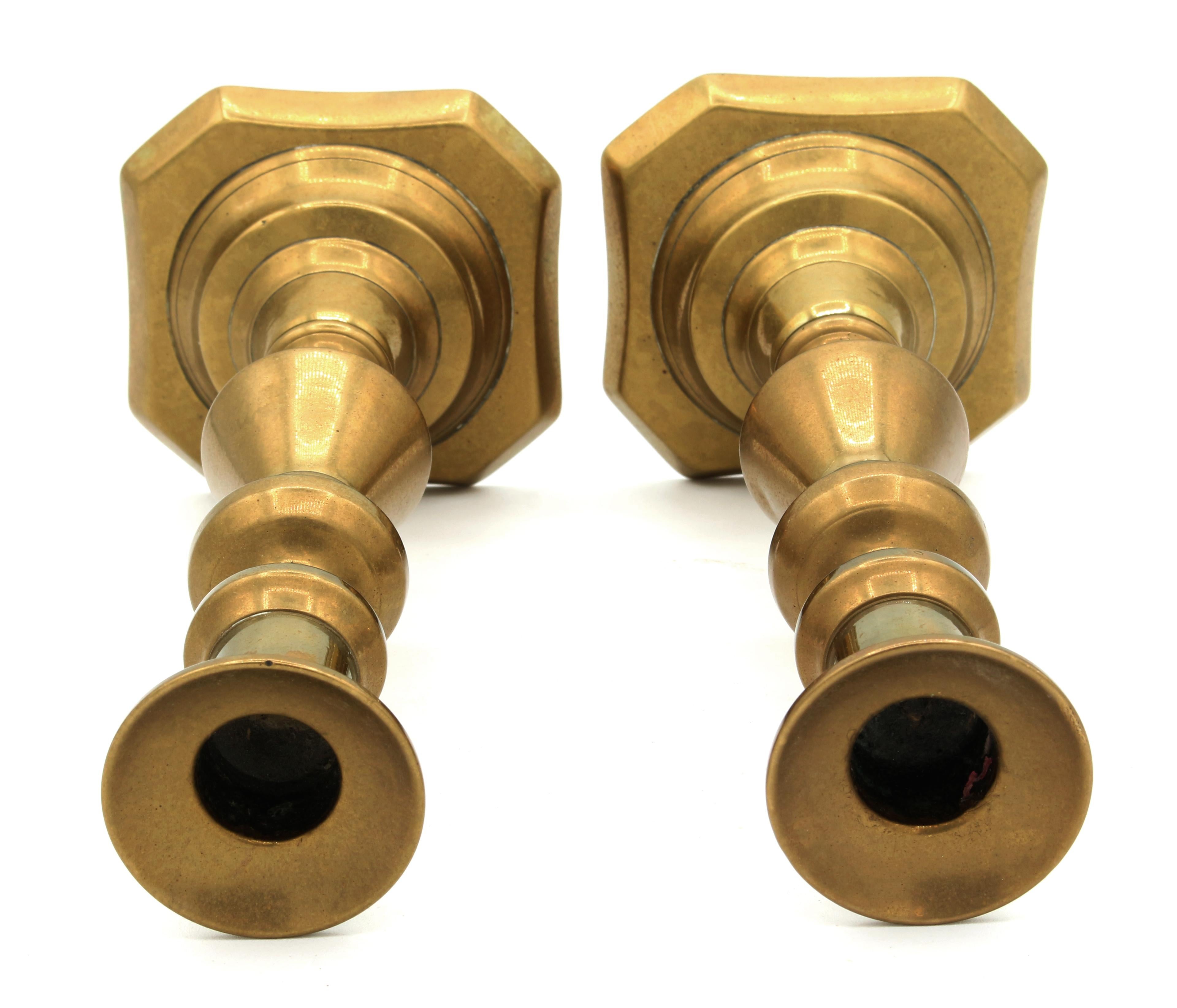 Victorian circa 1860-1880 Pair of English Brass Candlesticks For Sale