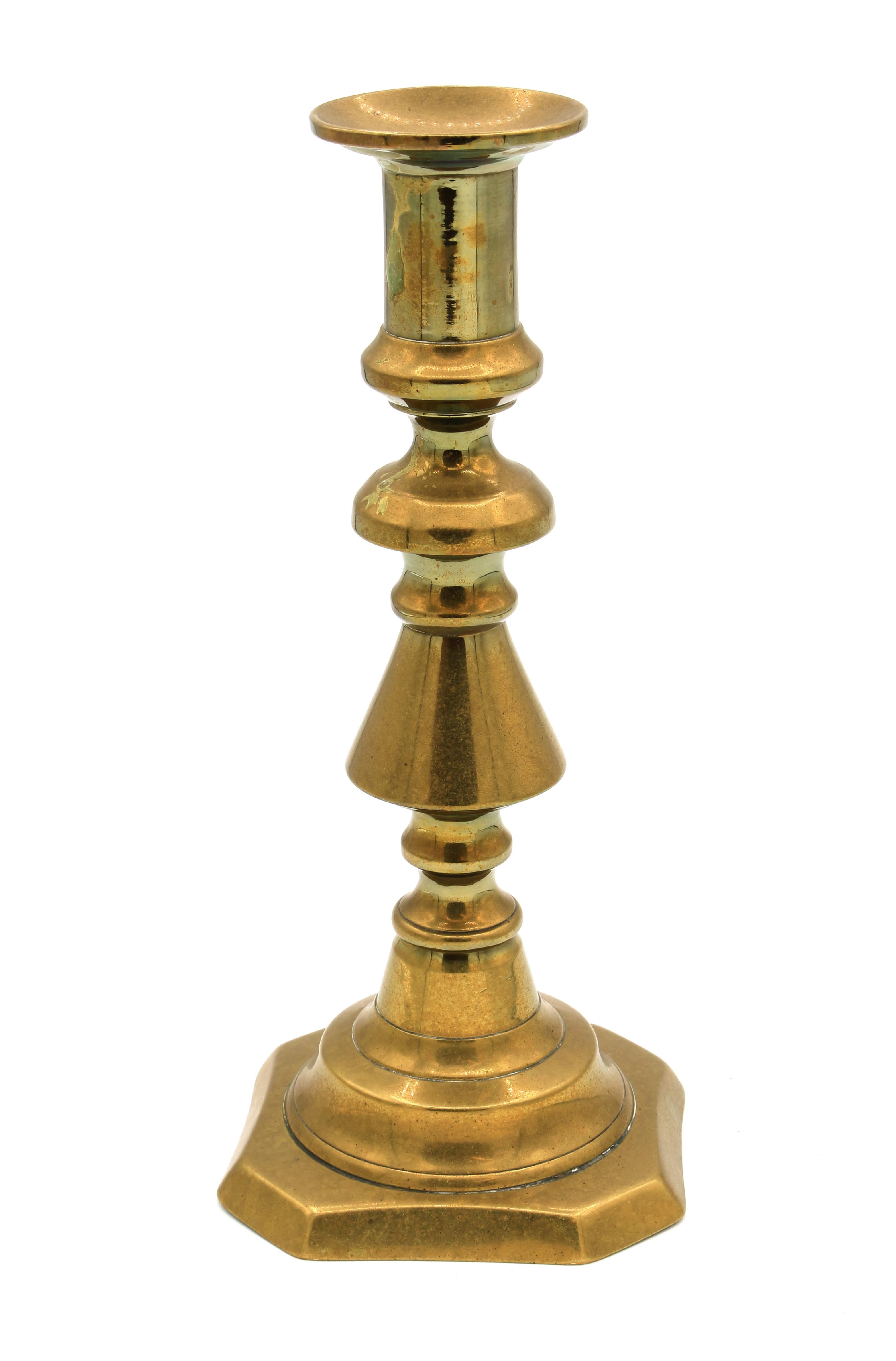 circa 1860-1880 Pair of English Brass Candlesticks In Good Condition For Sale In Chapel Hill, NC