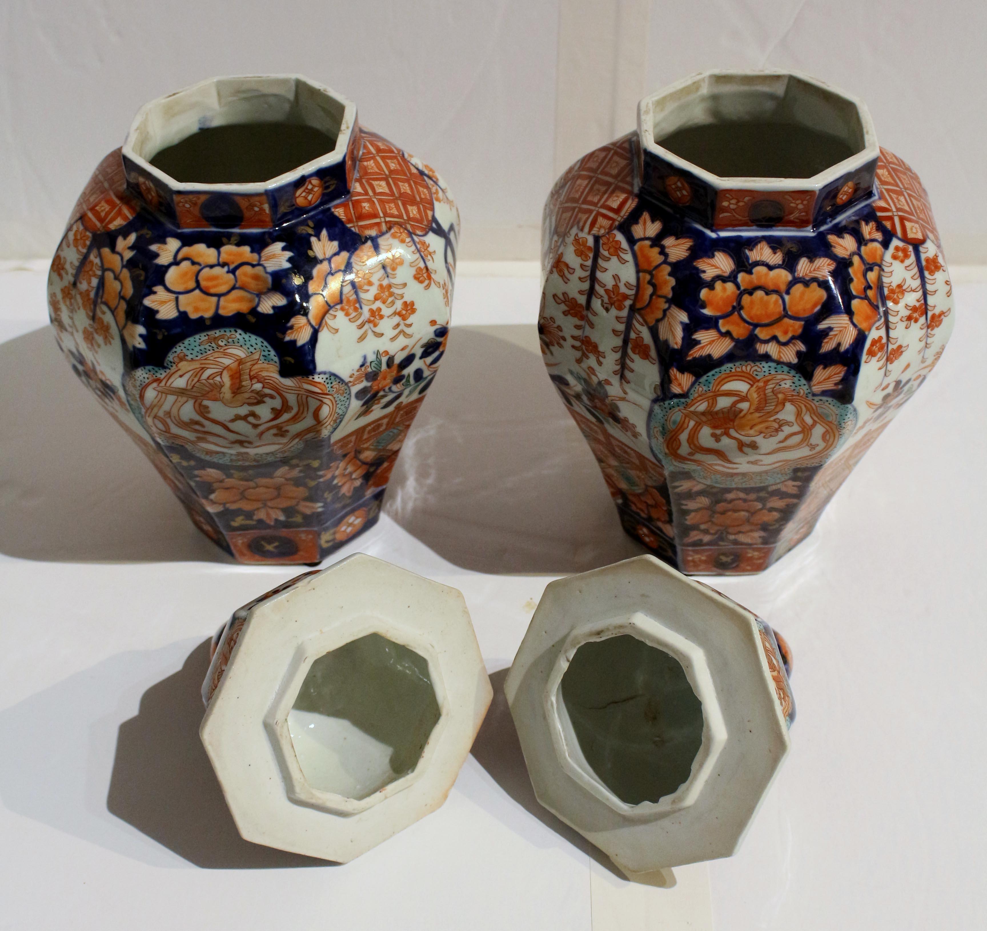 Circa 1860-80 Pair of Japanese Imari Covered Jars In Good Condition For Sale In Chapel Hill, NC