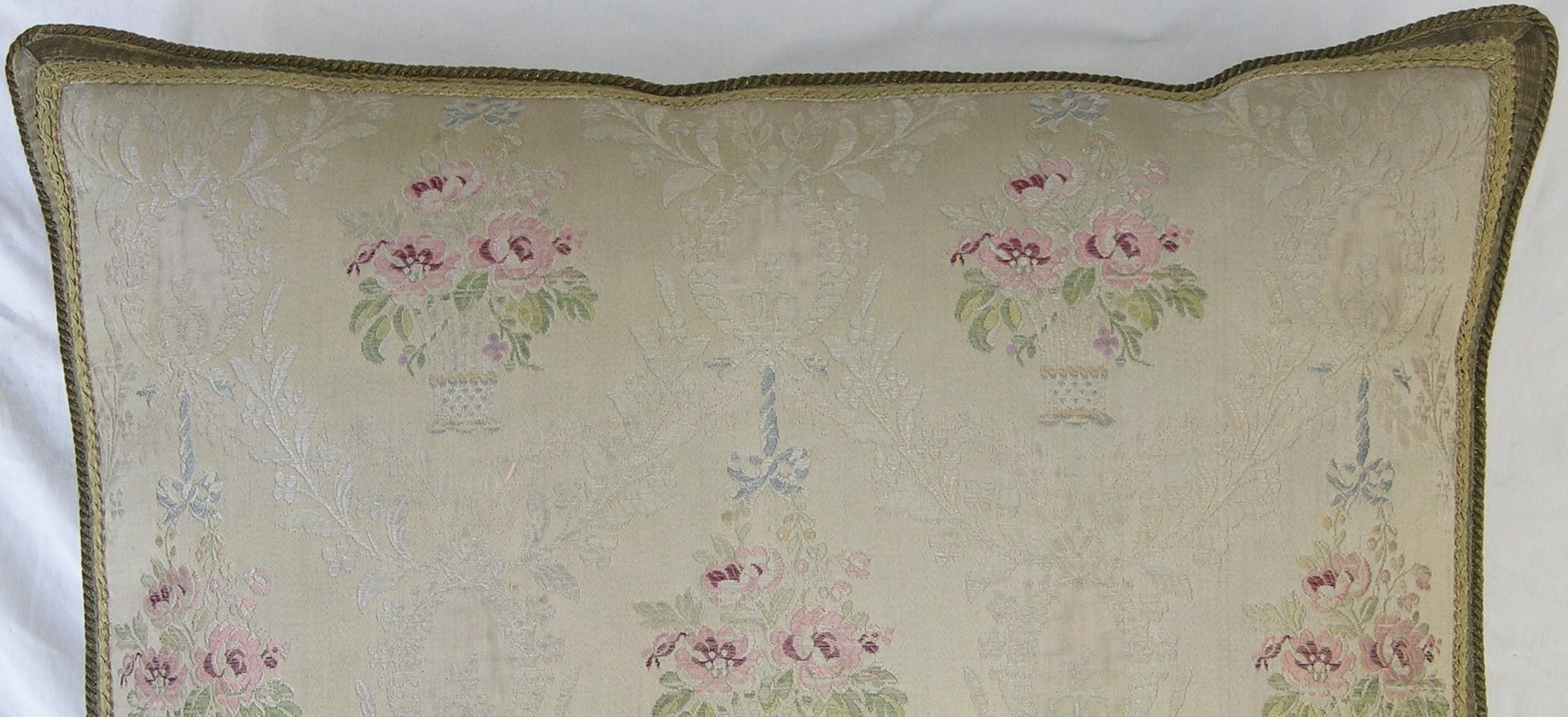 Français Coussin en textile français ancien datant d'environ 1860 en vente