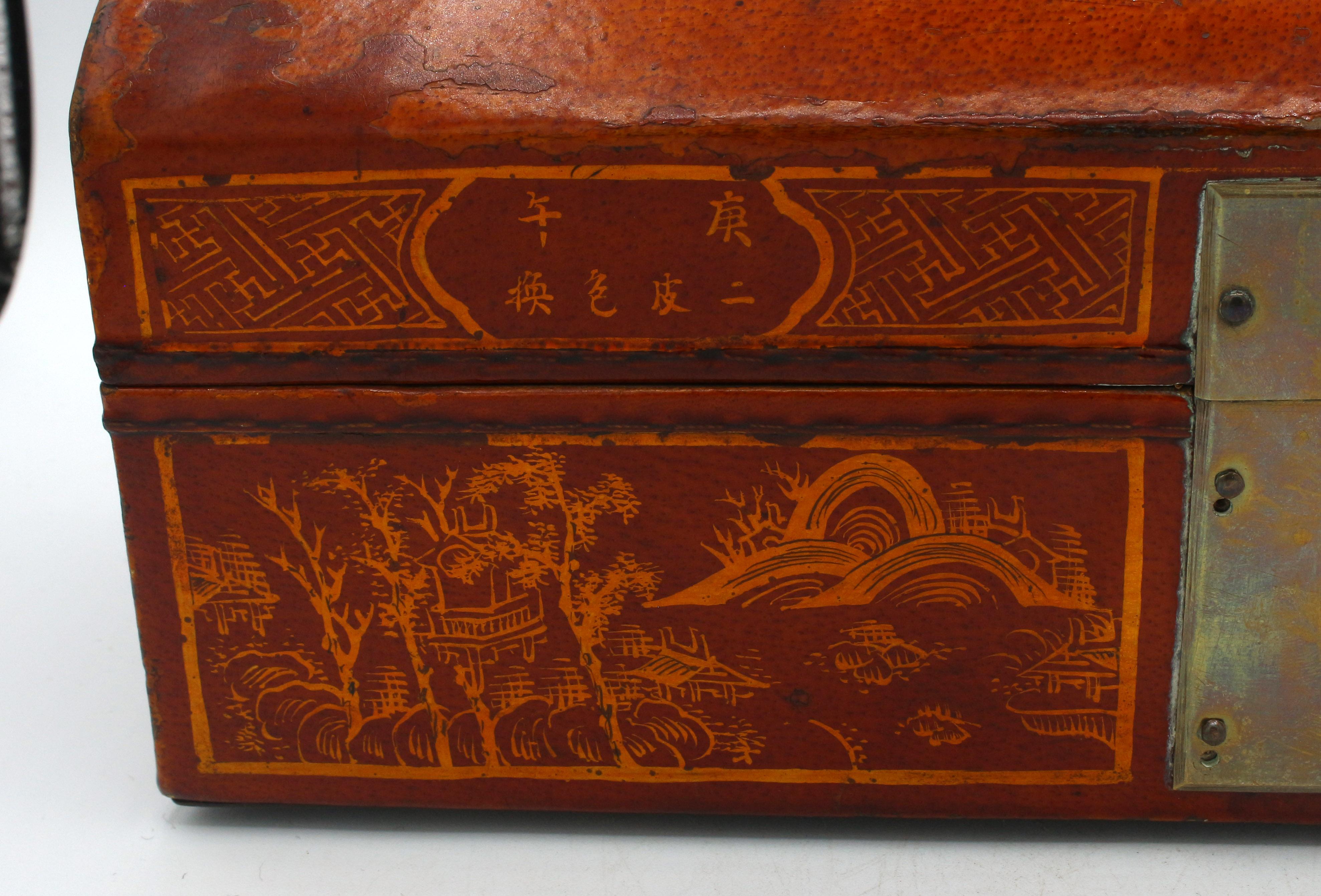 Circa 1860 Caja china de cuero de cerdo con tapa abovedada para pergaminos siglo XIX en venta