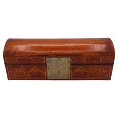 Circa 1860 Caja china de cuero de cerdo con tapa abovedada para pergaminos