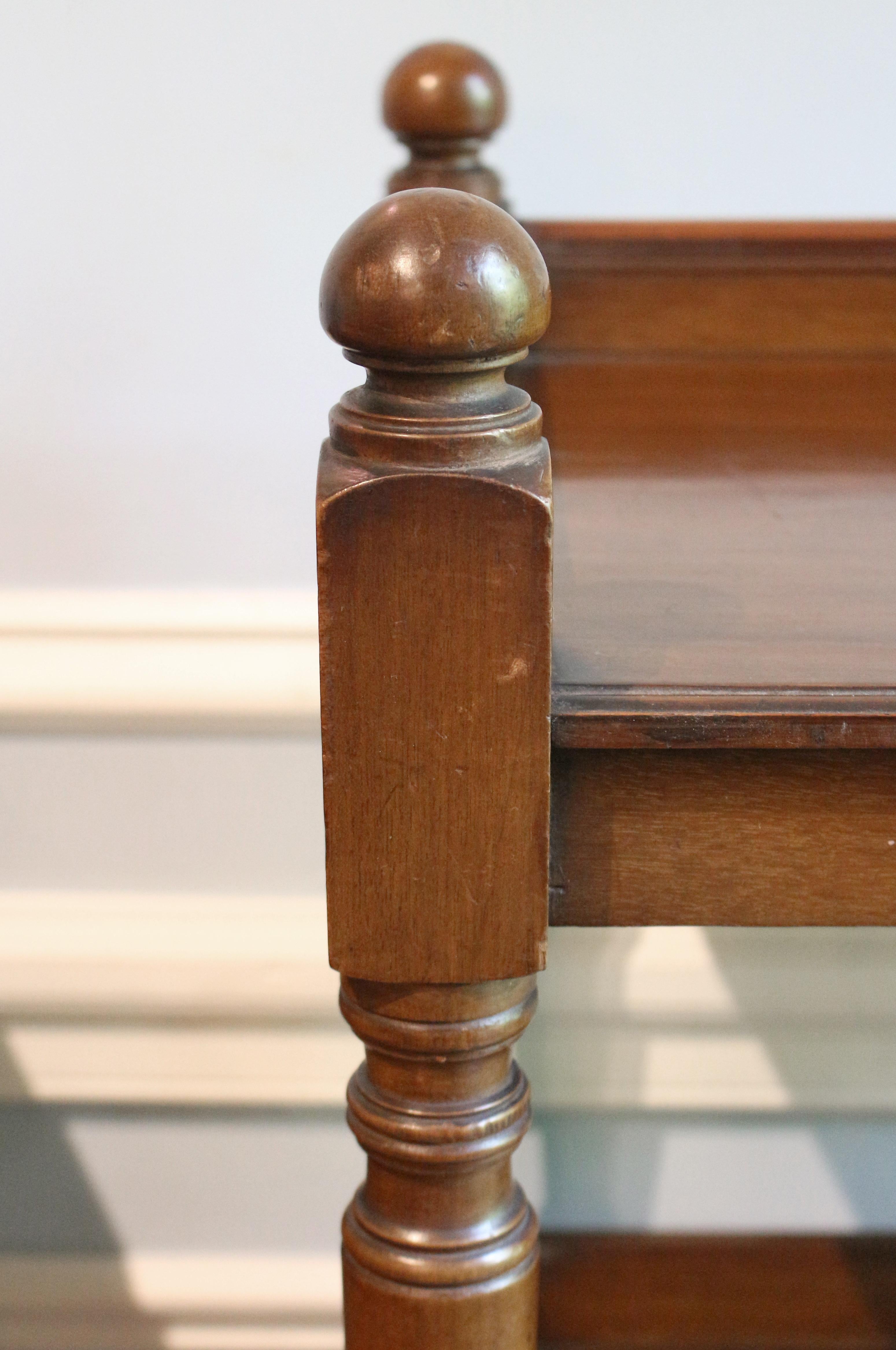 Circa 1860 English Butler's Etagere Buffet Trolley or Dumbwaiter In Good Condition In Chapel Hill, NC