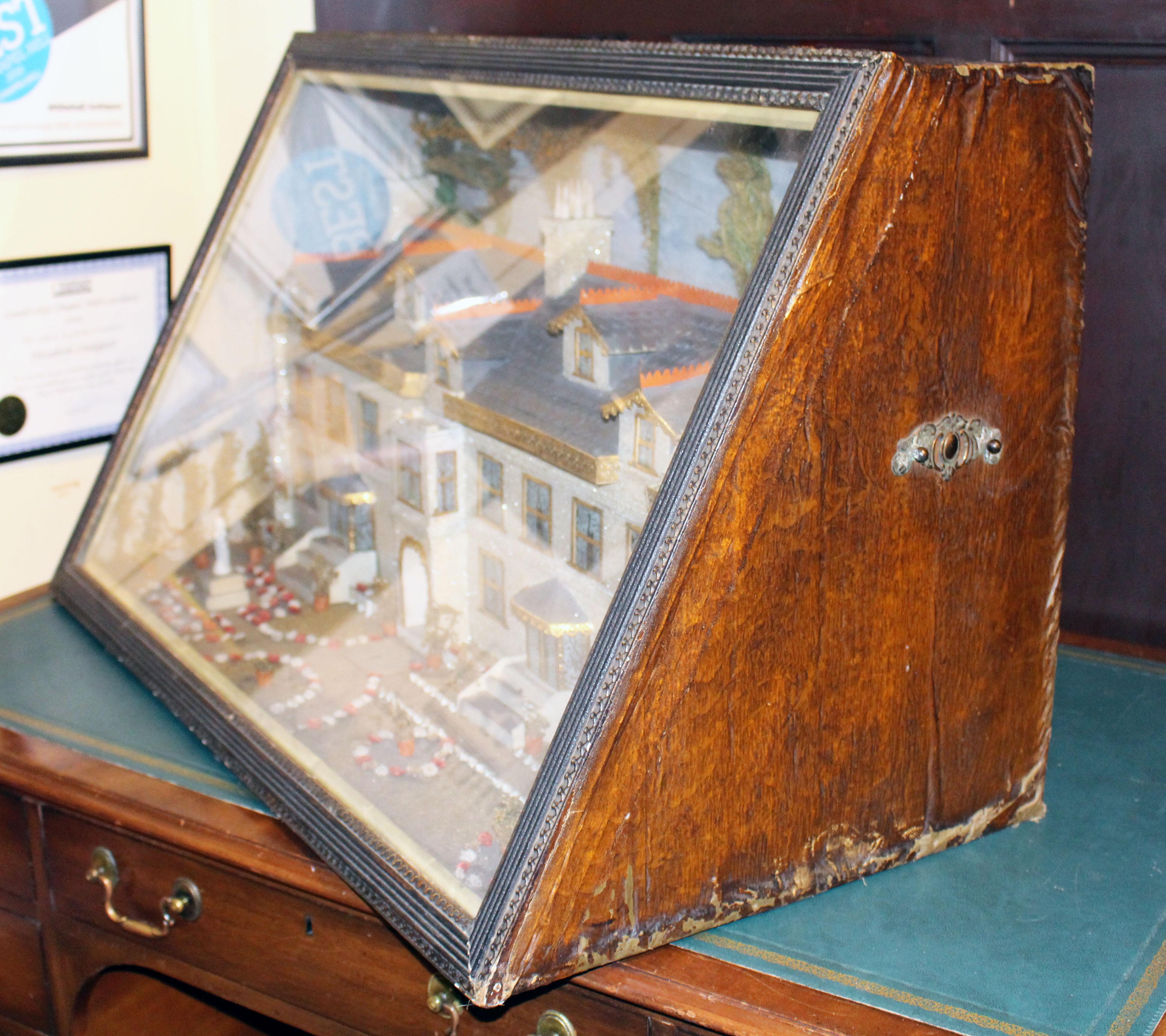 Circa 1860 English Diorama of Stanfield Hall In Good Condition For Sale In Chapel Hill, NC