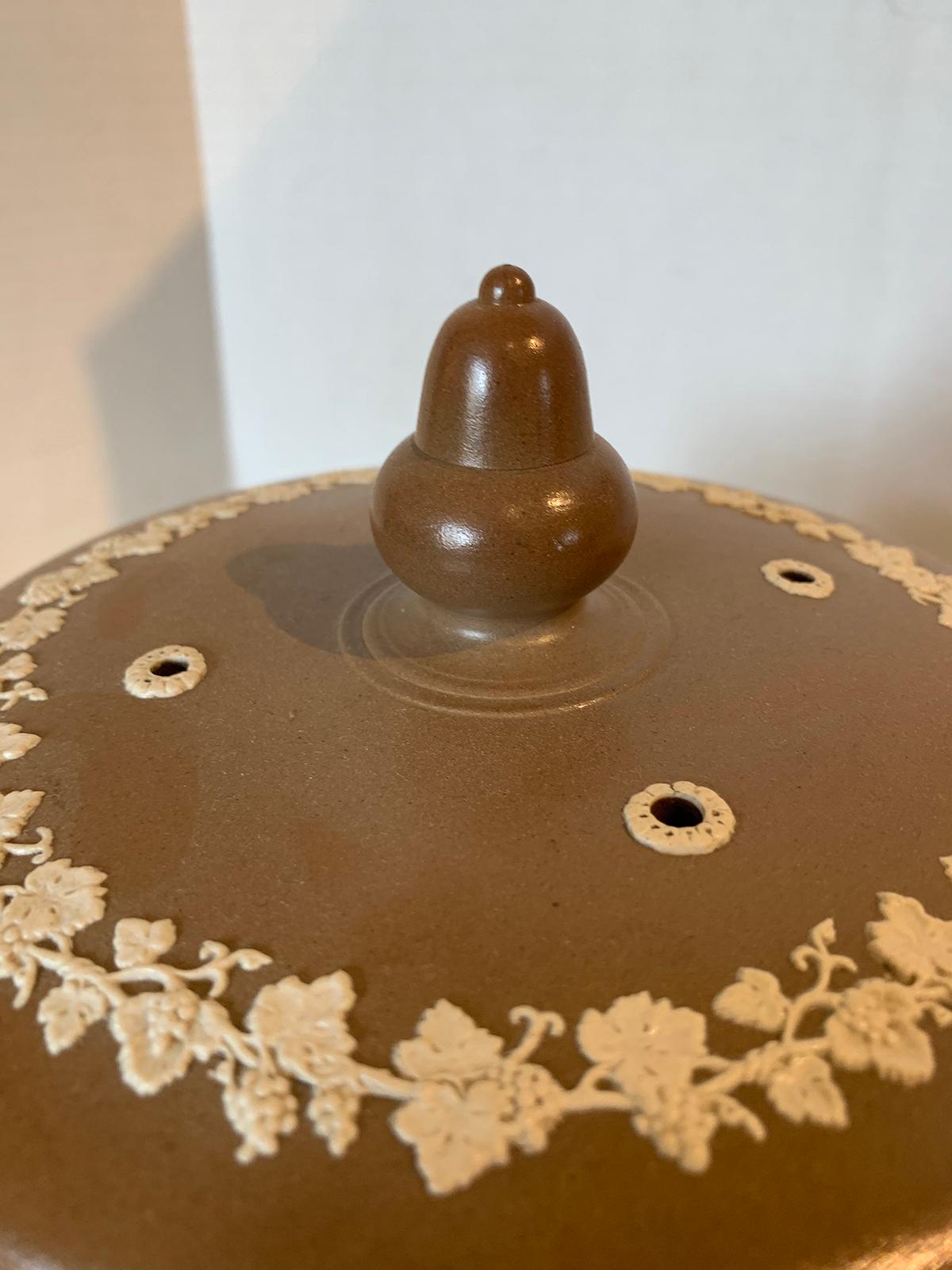 English Jasperware Cheese Dome by Dudson Stilton, Style of Wedgwood, circa 1860 In Good Condition In Atlanta, GA