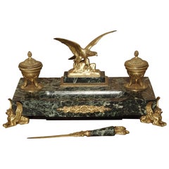 Encrier en marbre et bronze de style Empire français avec ouvre-lettres:: vers 1860