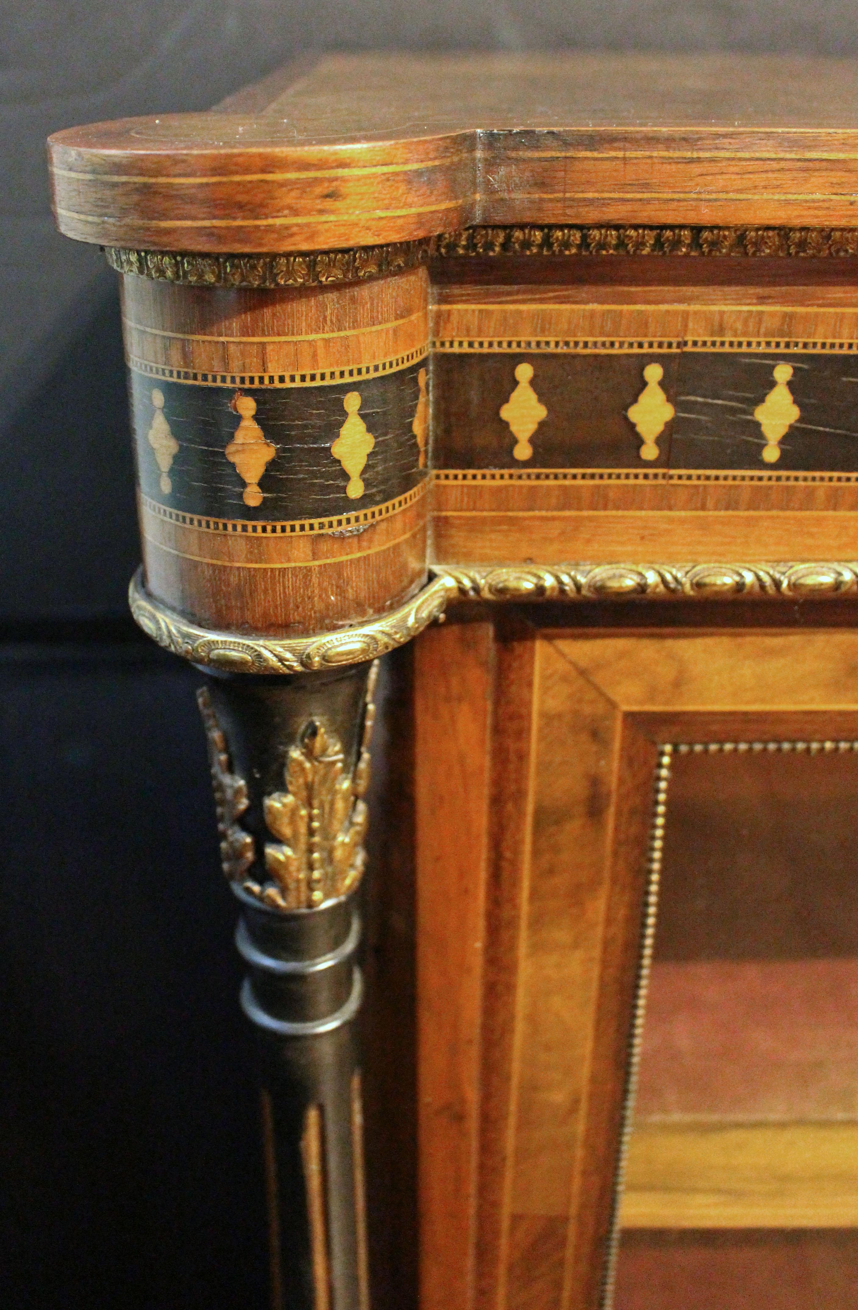 Gabinete librería francés Napoleón III Circa 1860 Mediados del siglo XIX en venta