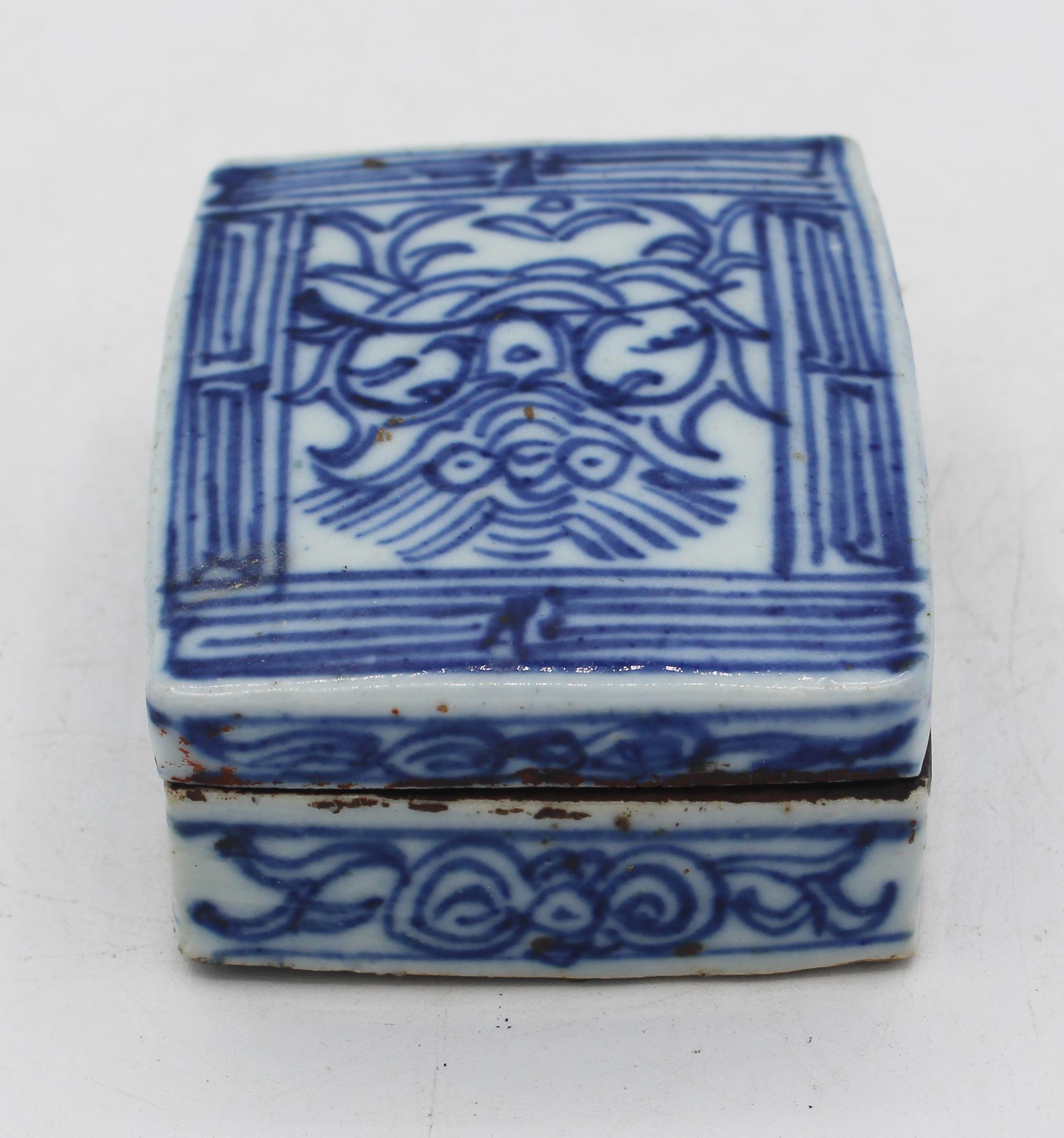 Circa 1860s Chinese Blue & Celadon Double Ink Cake Box In Good Condition In Chapel Hill, NC