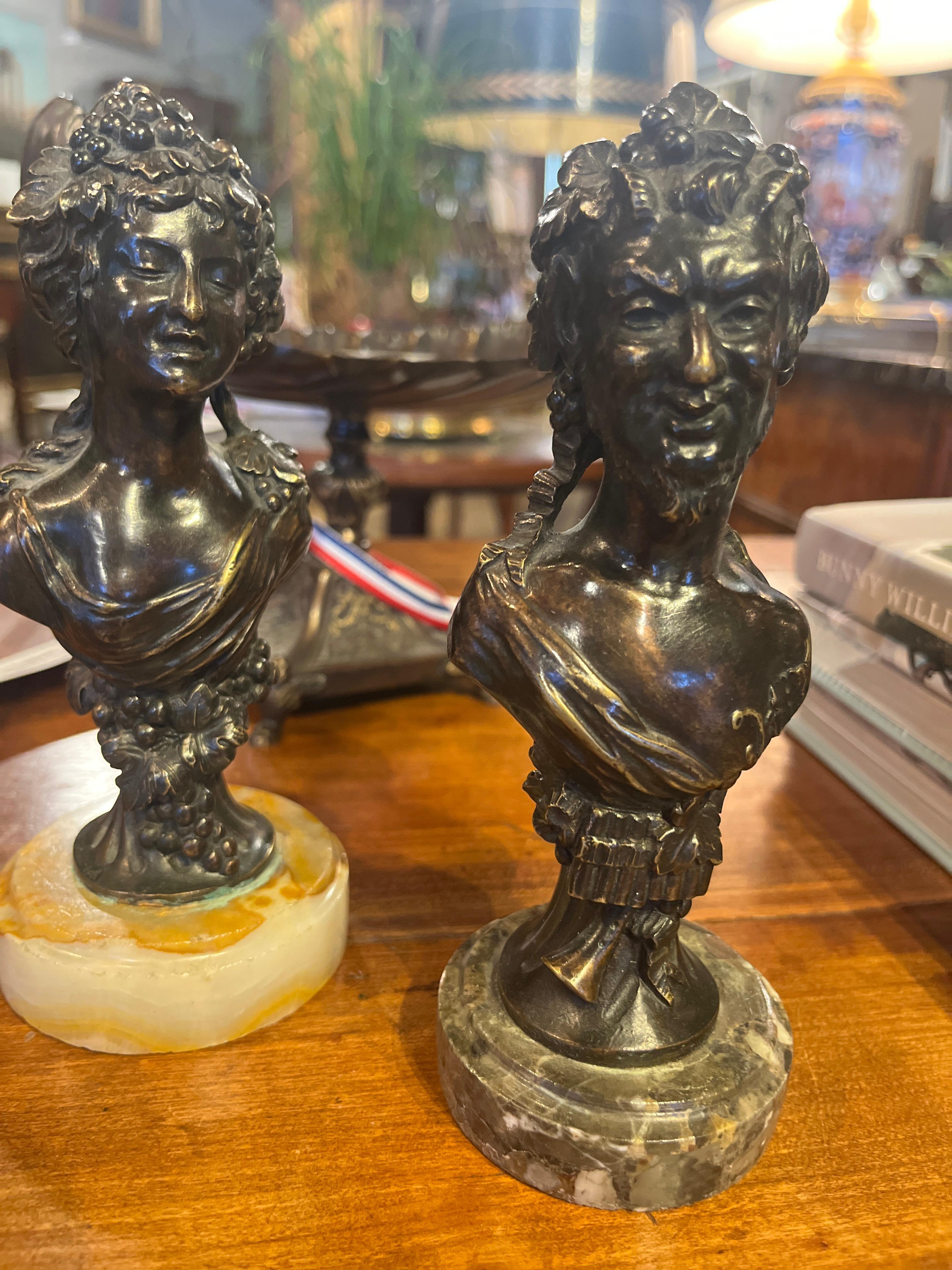 Bronzo CIRCA 1870-1880 Coppia di busti femminili in bronzo del Grand Tour francese in vendita