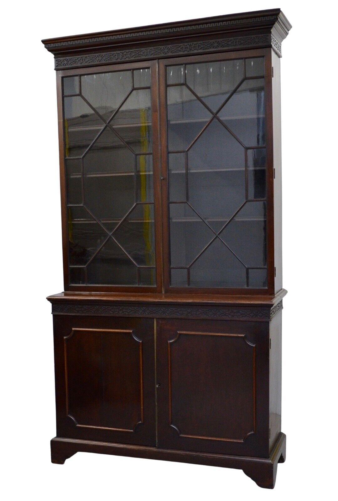 CIRCA 1870 CHIPPENDALE REVIVAL HARDWOOD BOOKCASE, MOULDED OUTSWEPT CORNiCE ABOVE For Sale 3