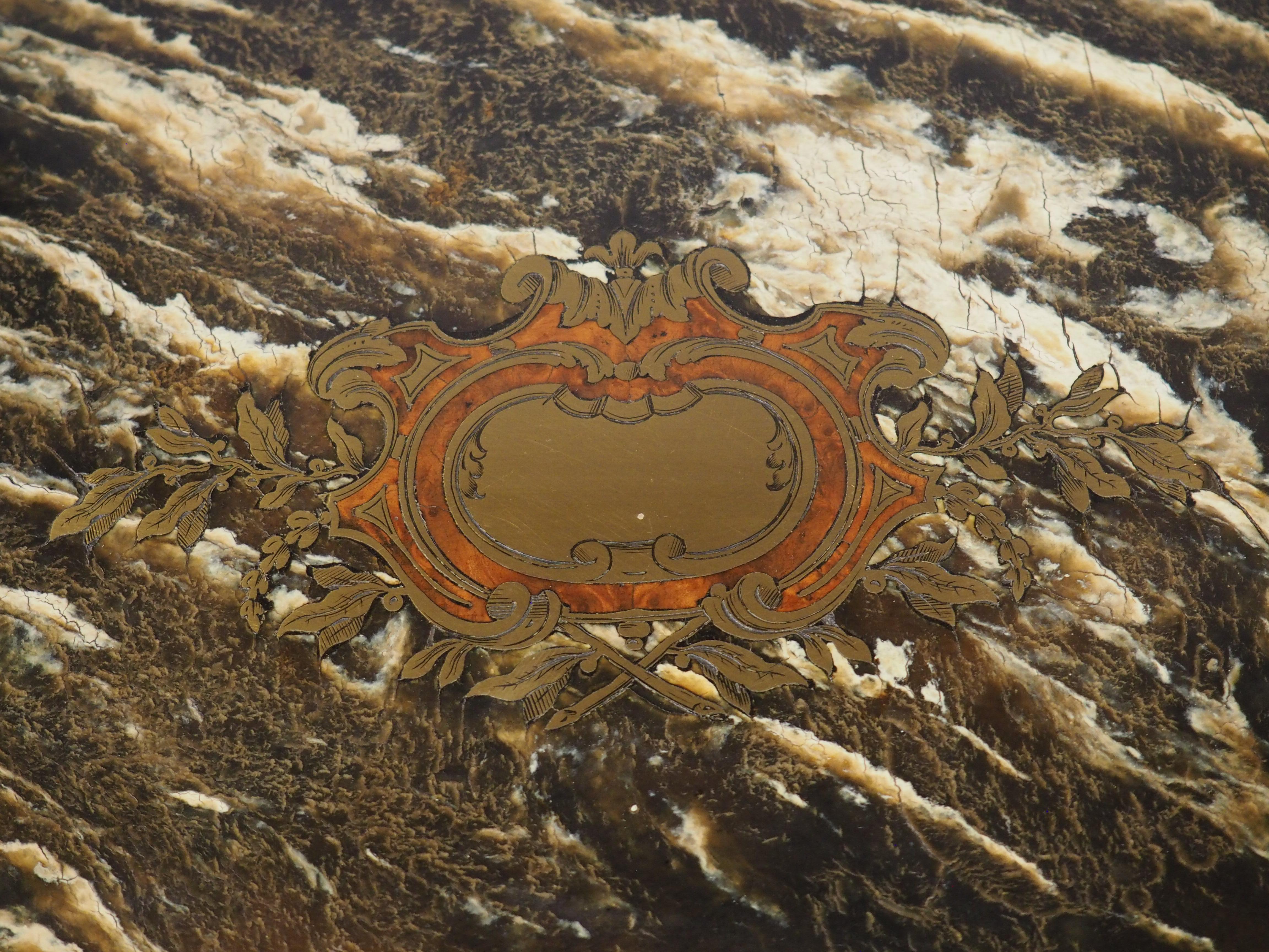 CIRCA 1870 Französisch Ebonized Armbrust Front Intarsien und geschnitten Messing Zigarren Humidor im Angebot 14