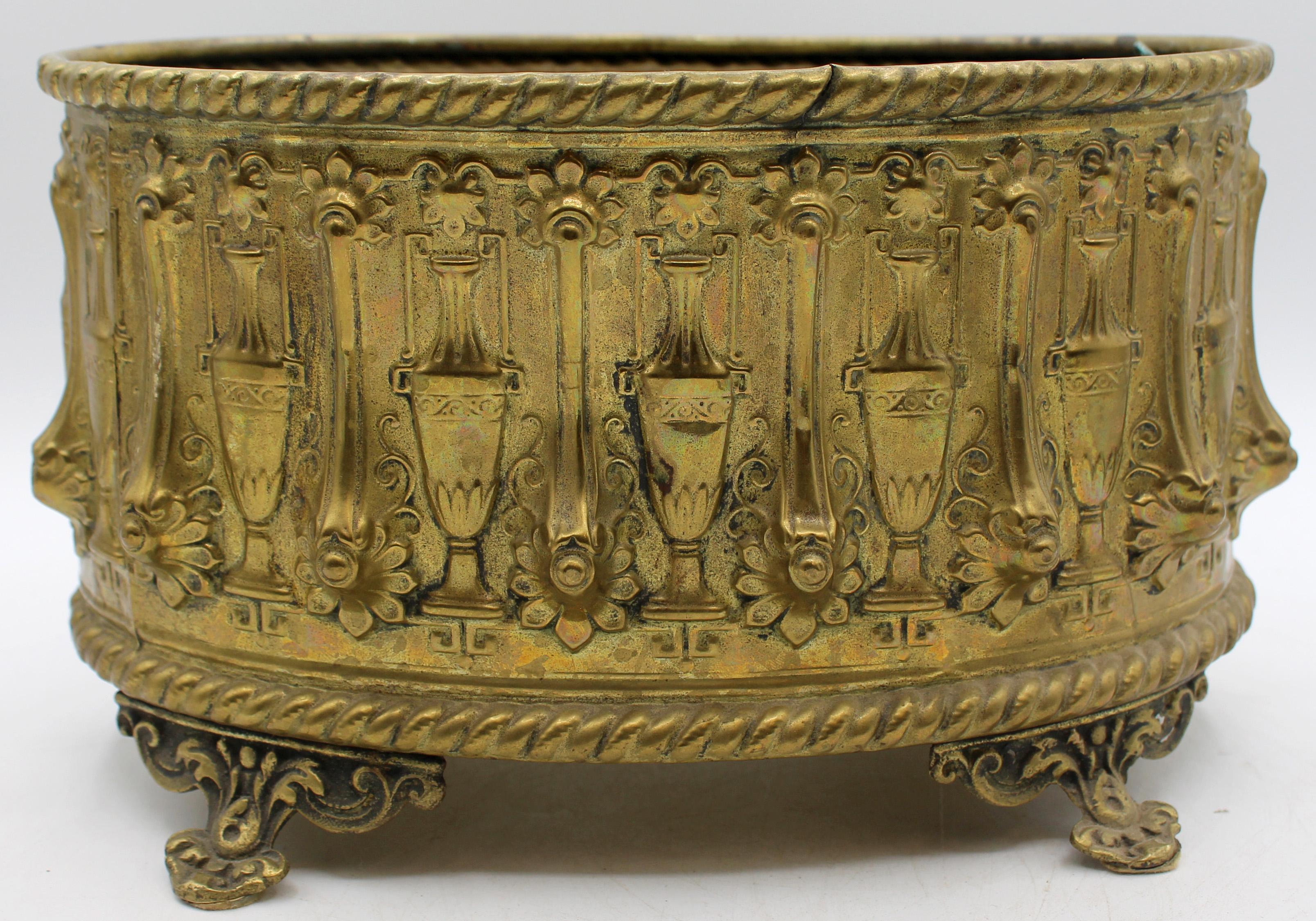 Circa 1870 Oval Repousse Brass English or French Jardiniere In Good Condition For Sale In Chapel Hill, NC