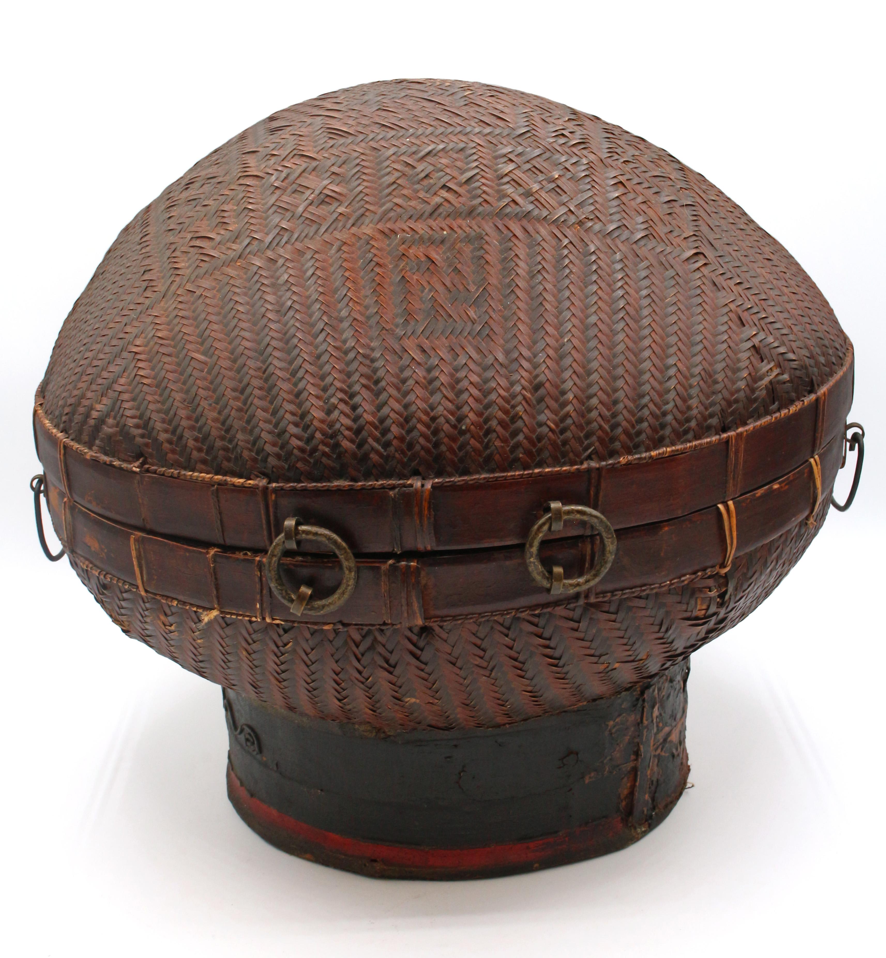 Chinese Export Chinese Wedding Ceremonial Hat Box, Zhijang Province, circa 1870s For Sale