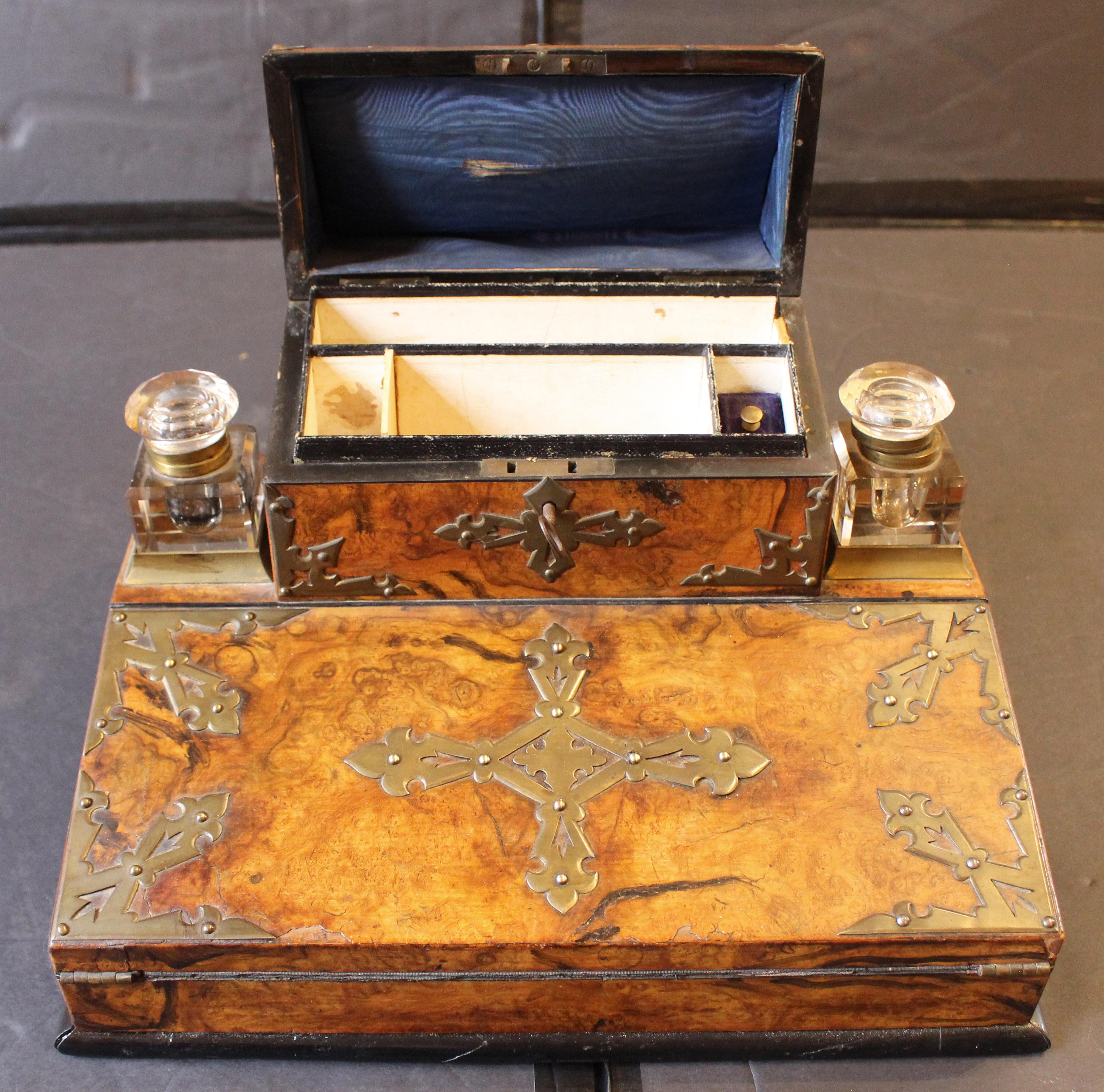 Inglese Scatola da scrivania in stile gotico revival inglese del 1870 circa in vendita