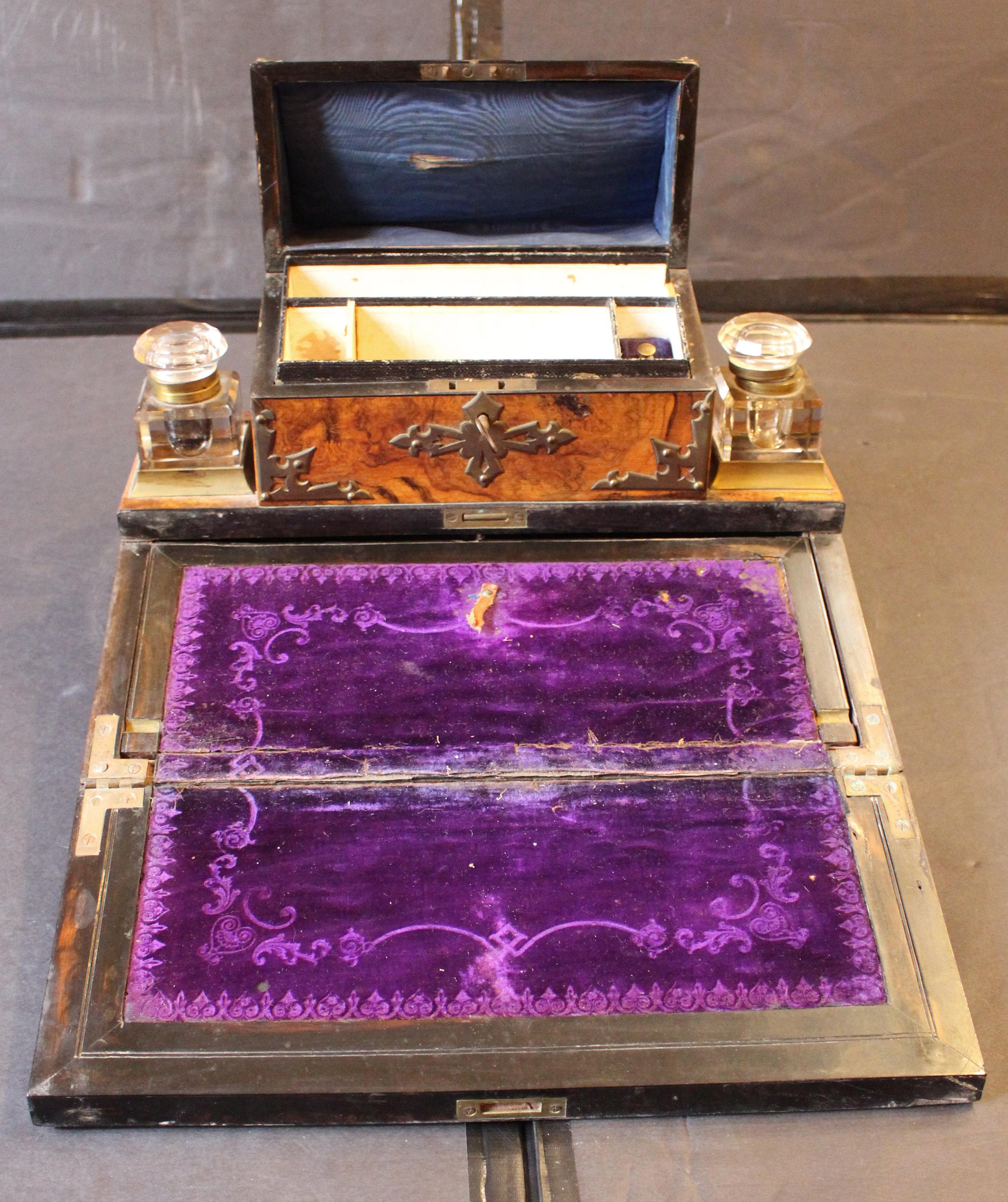 Fine XIX secolo Scatola da scrivania in stile gotico revival inglese del 1870 circa in vendita