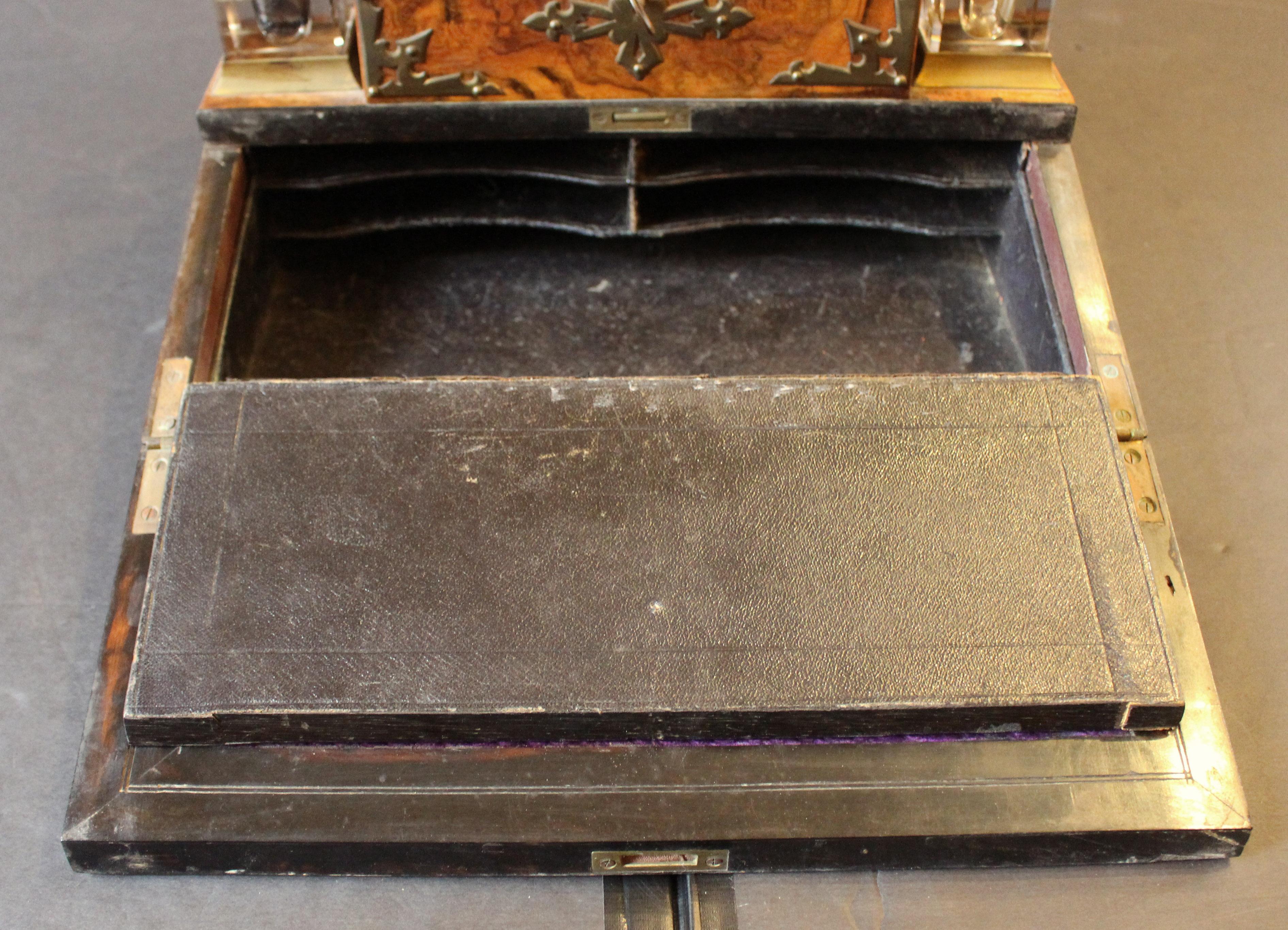 Scatola da scrivania in stile gotico revival inglese del 1870 circa in vendita 1