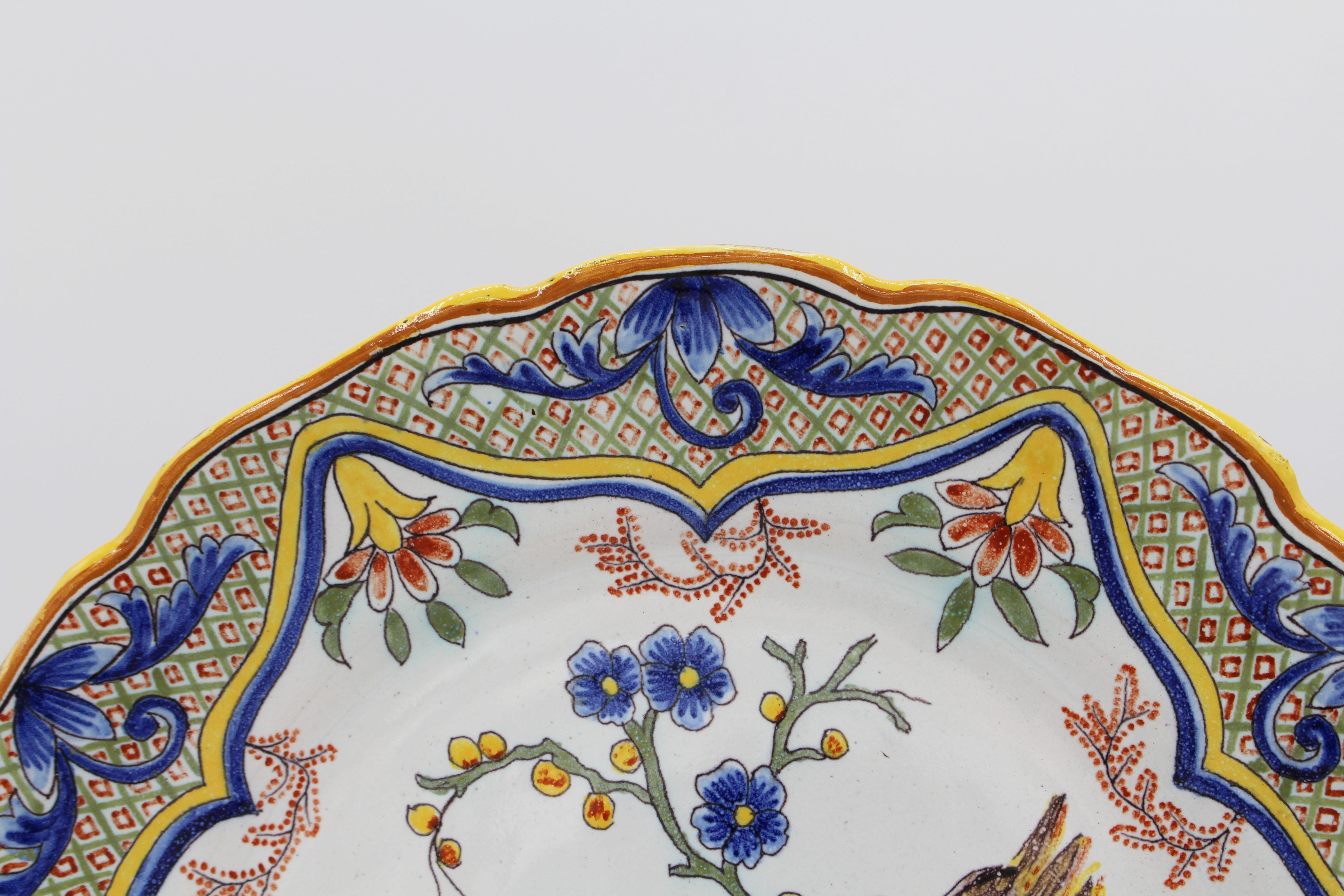 Restauration Assiette à bord festonné en faïence française des années 1870 en vente