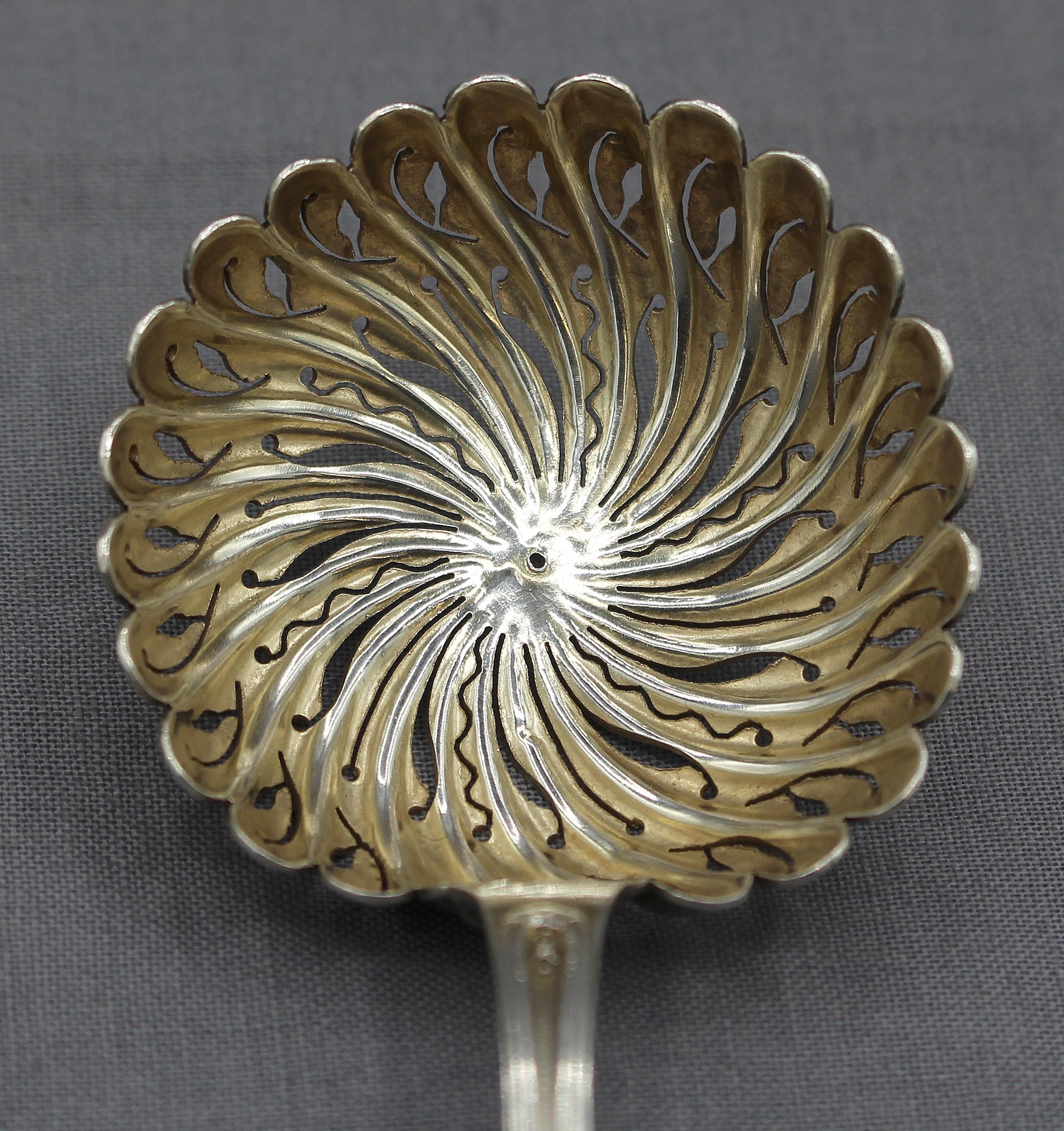Francese Cucchiaio mestolo da setaccio in argento francese del 1870 ca. in vendita