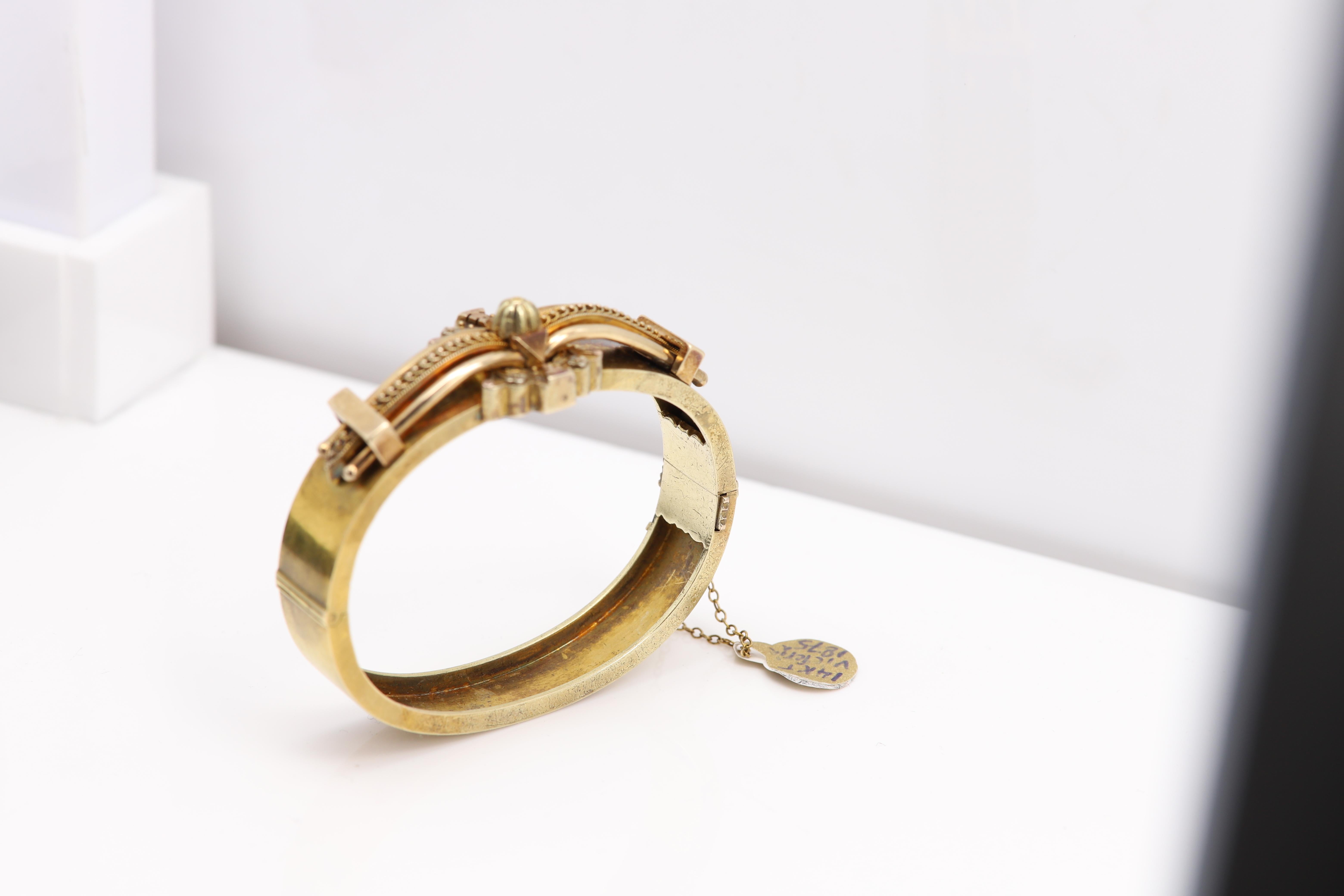 Circa 1875 Victorian Bangle 14 Karat Yellow Gold In Good Condition For Sale In Brooklyn, NY