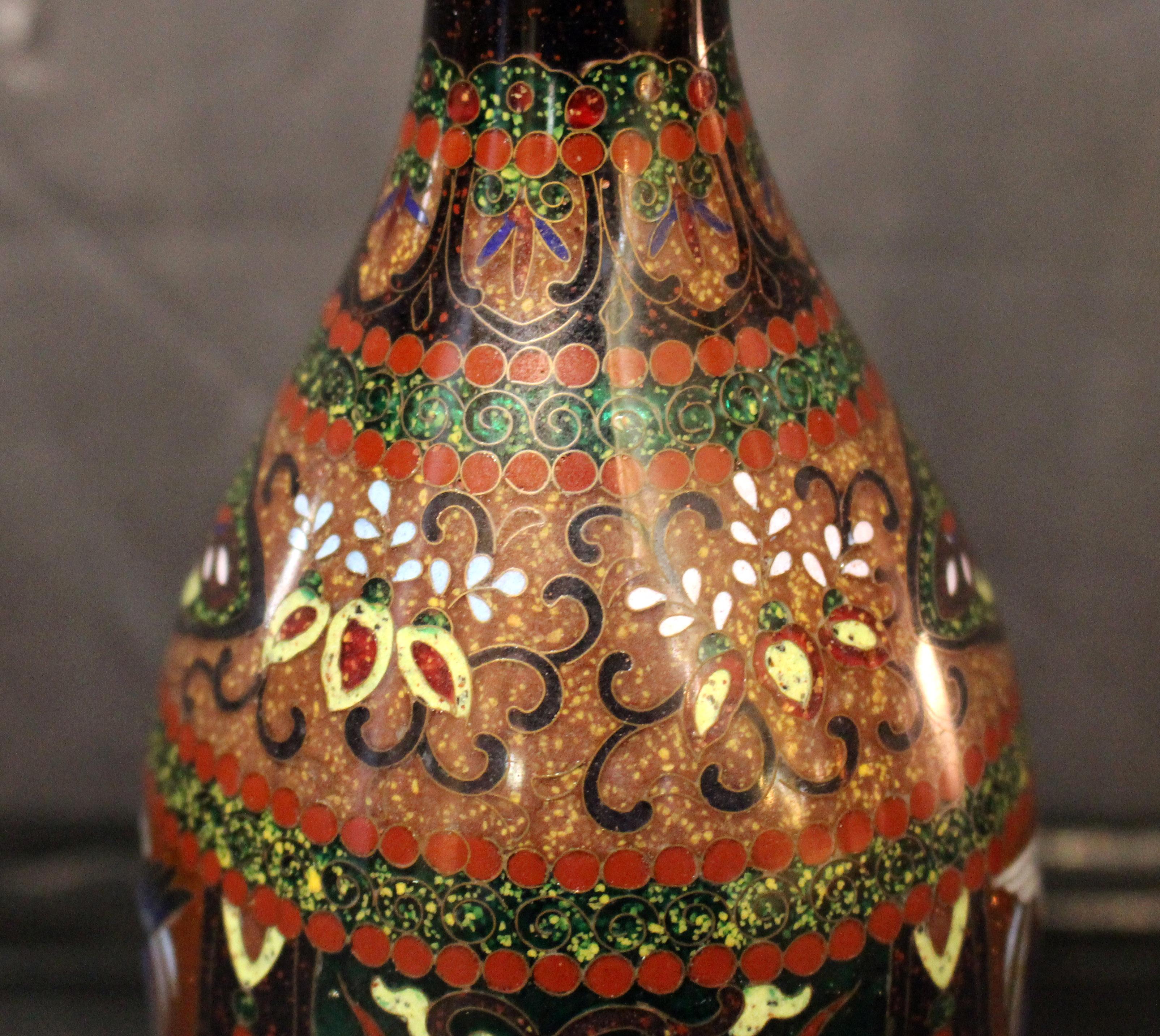Cloisonné Vaso di cloisonne giapponese del 1880-1910 circa in vendita