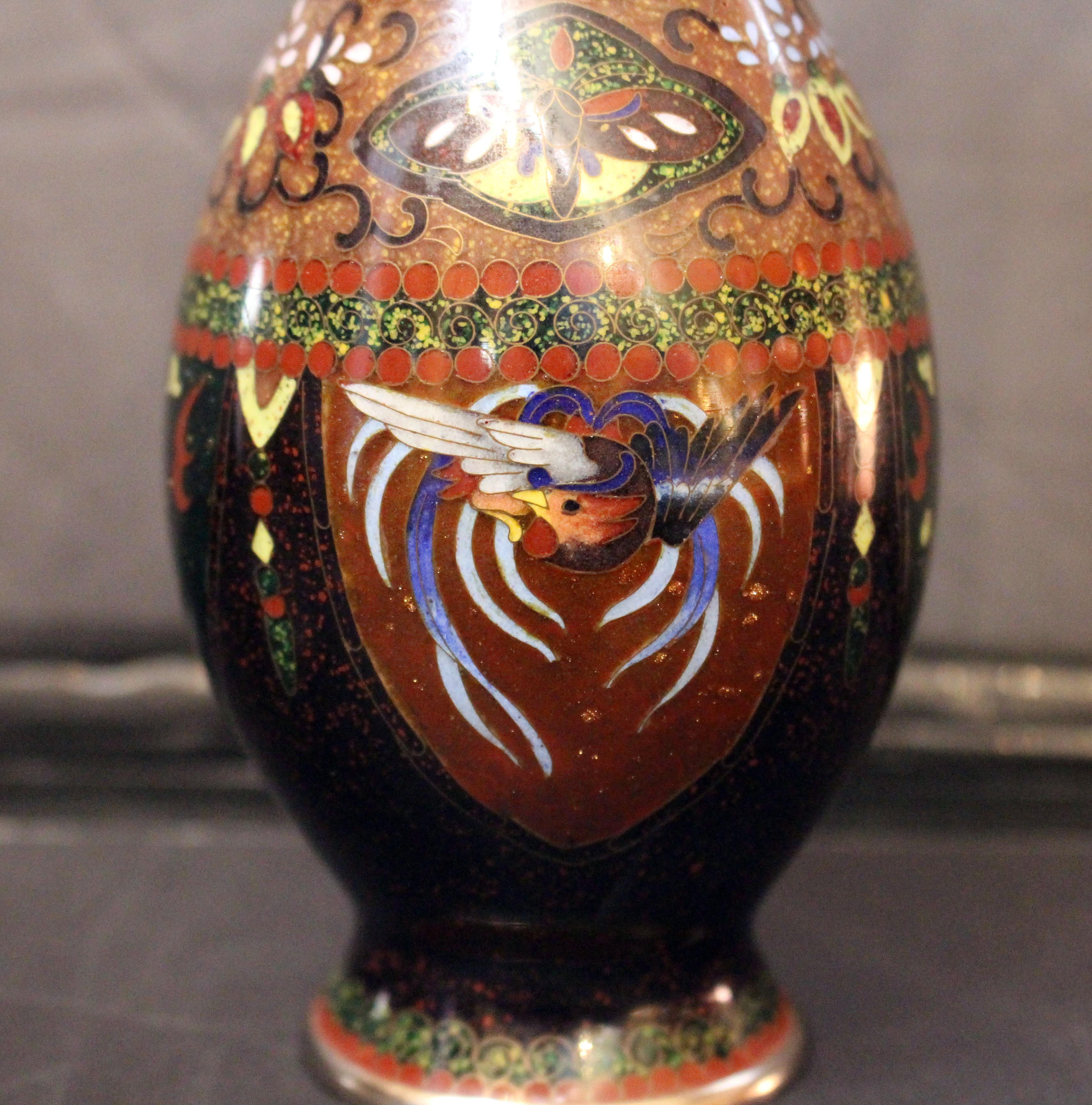 XIX secolo Vaso di cloisonne giapponese del 1880-1910 circa in vendita