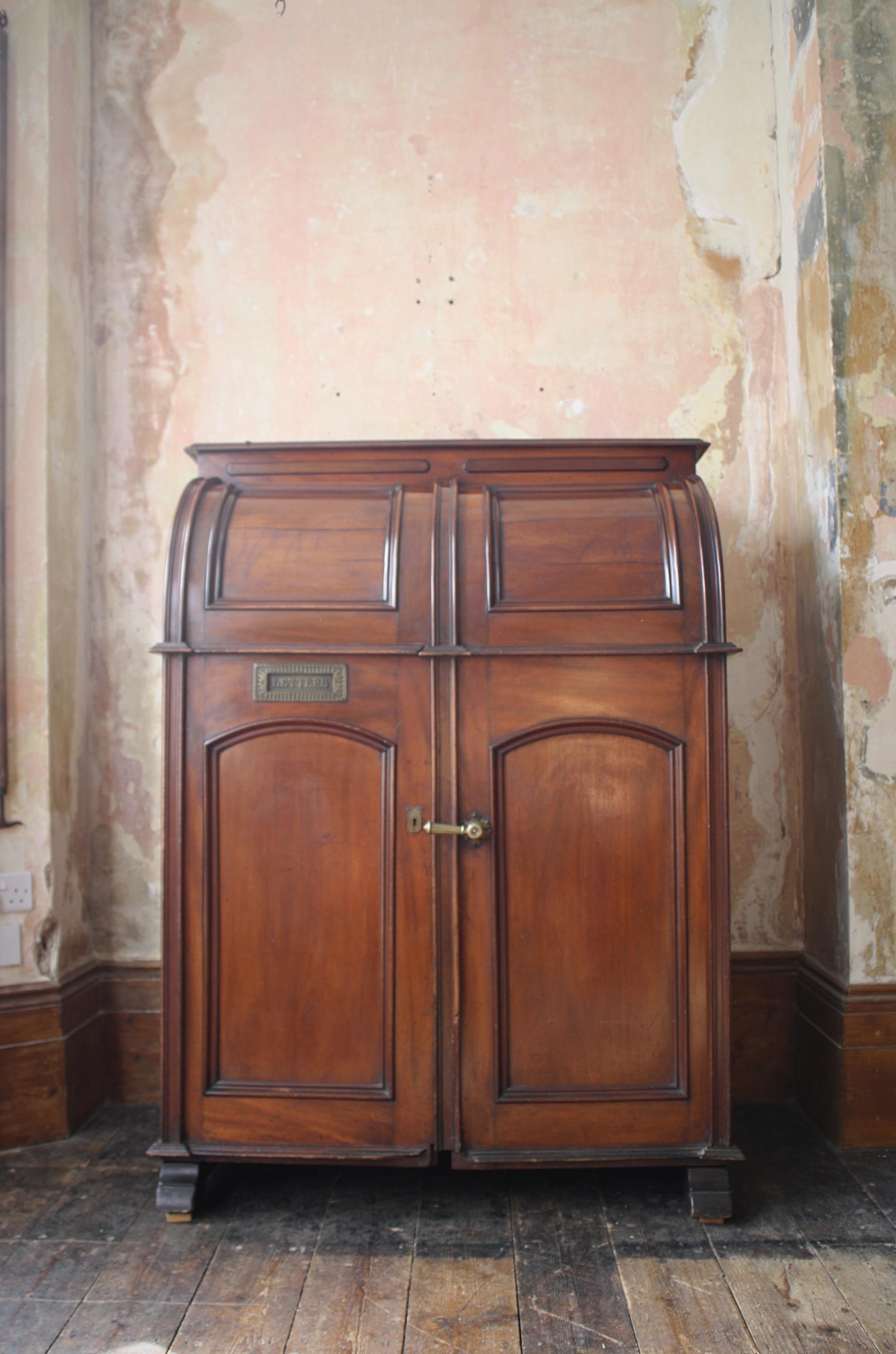 Amerikanischer Indianapolis, Indiana Mahagoni-Schreibtisch Wooton Armoire Desk, um 1880  im Angebot 1