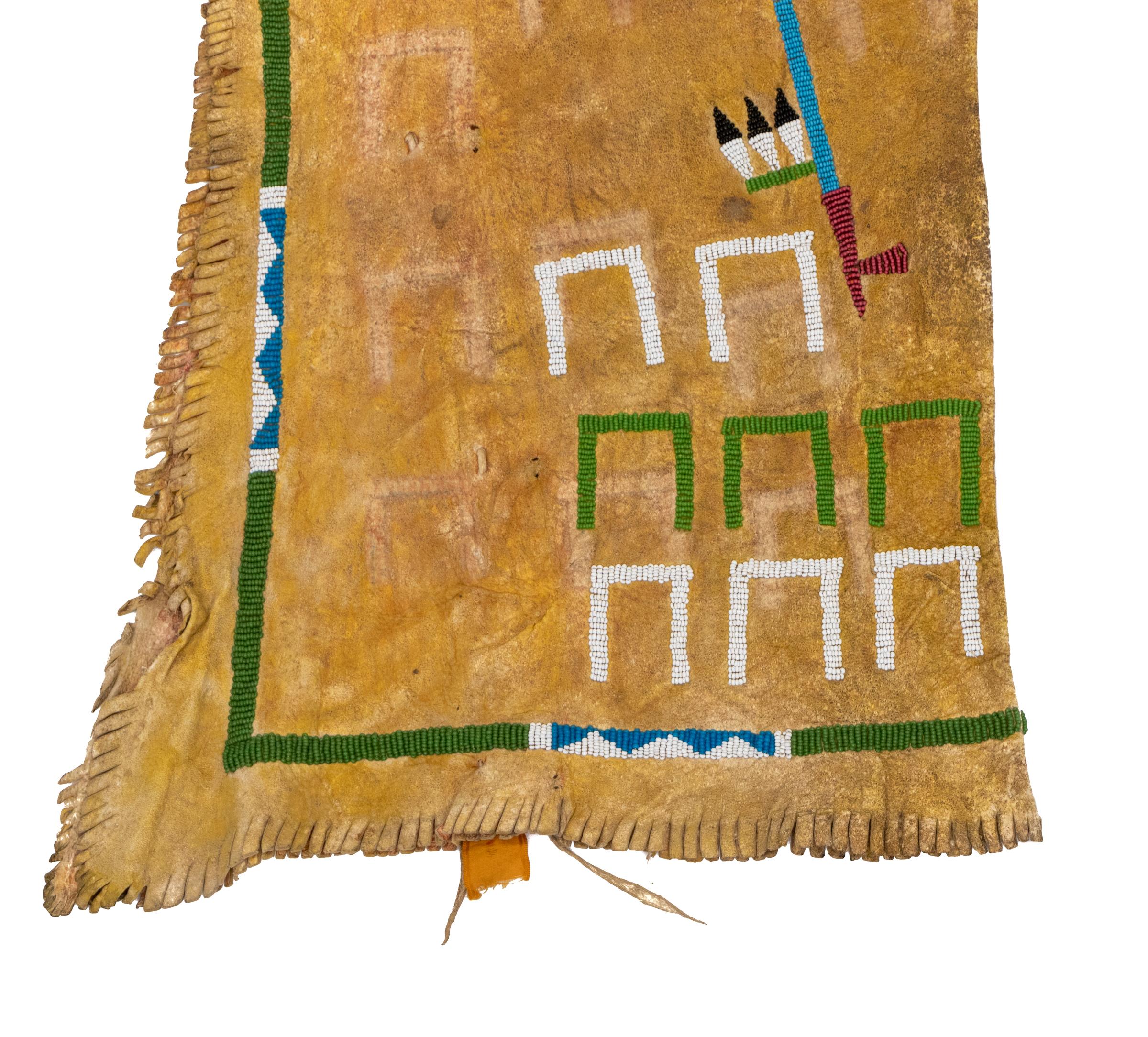 Circa 1880 Antiguas polainas de cuentas de los indios americanos de las llanuras Cheyenne, Siglo XIX Cuero en venta