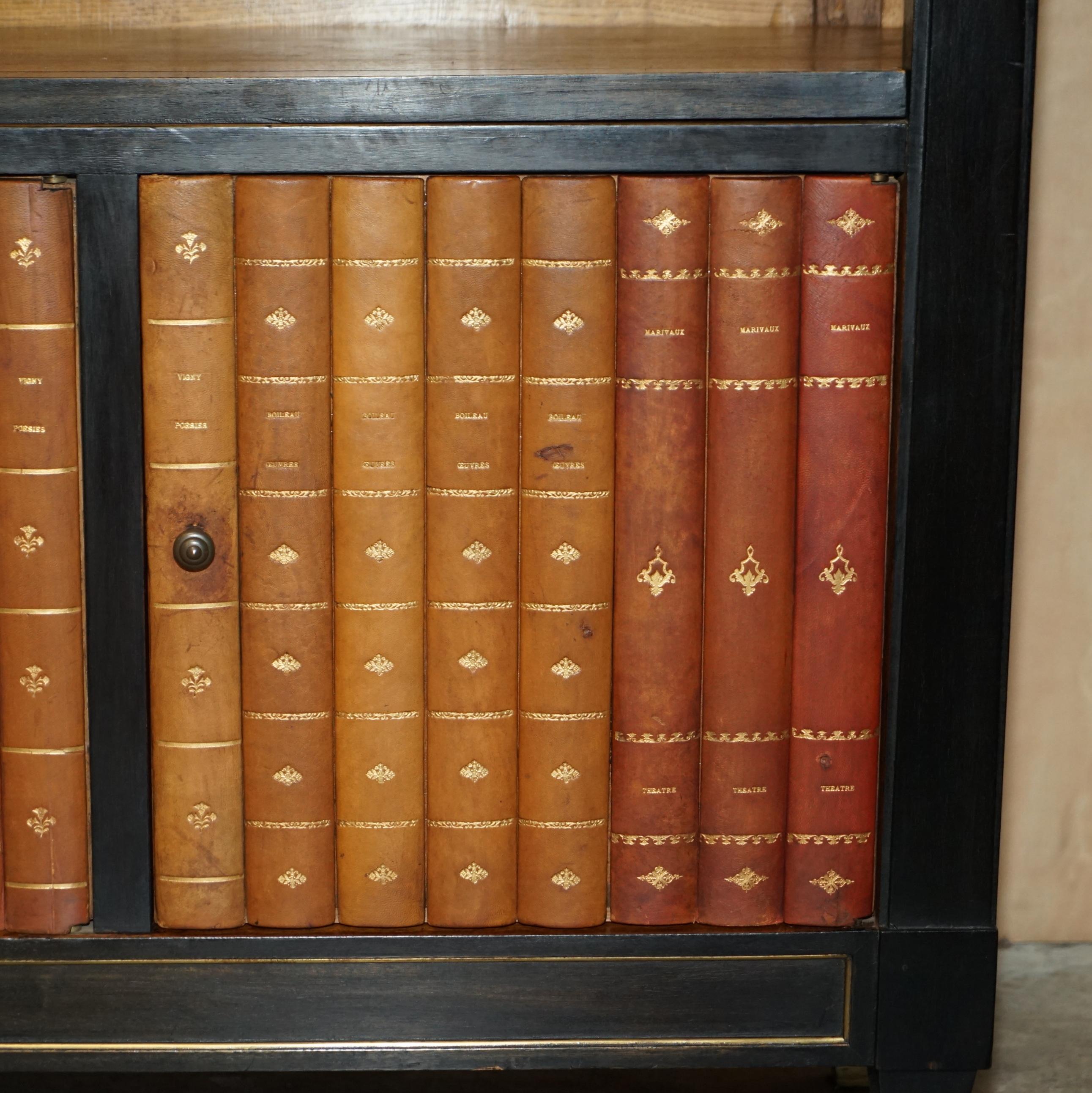 Antikes französisches Sideboard/ Bücherregal mit italienischer Marmorplatte, Faux Book Front, um 1880 (Handgeschnitzt) im Angebot