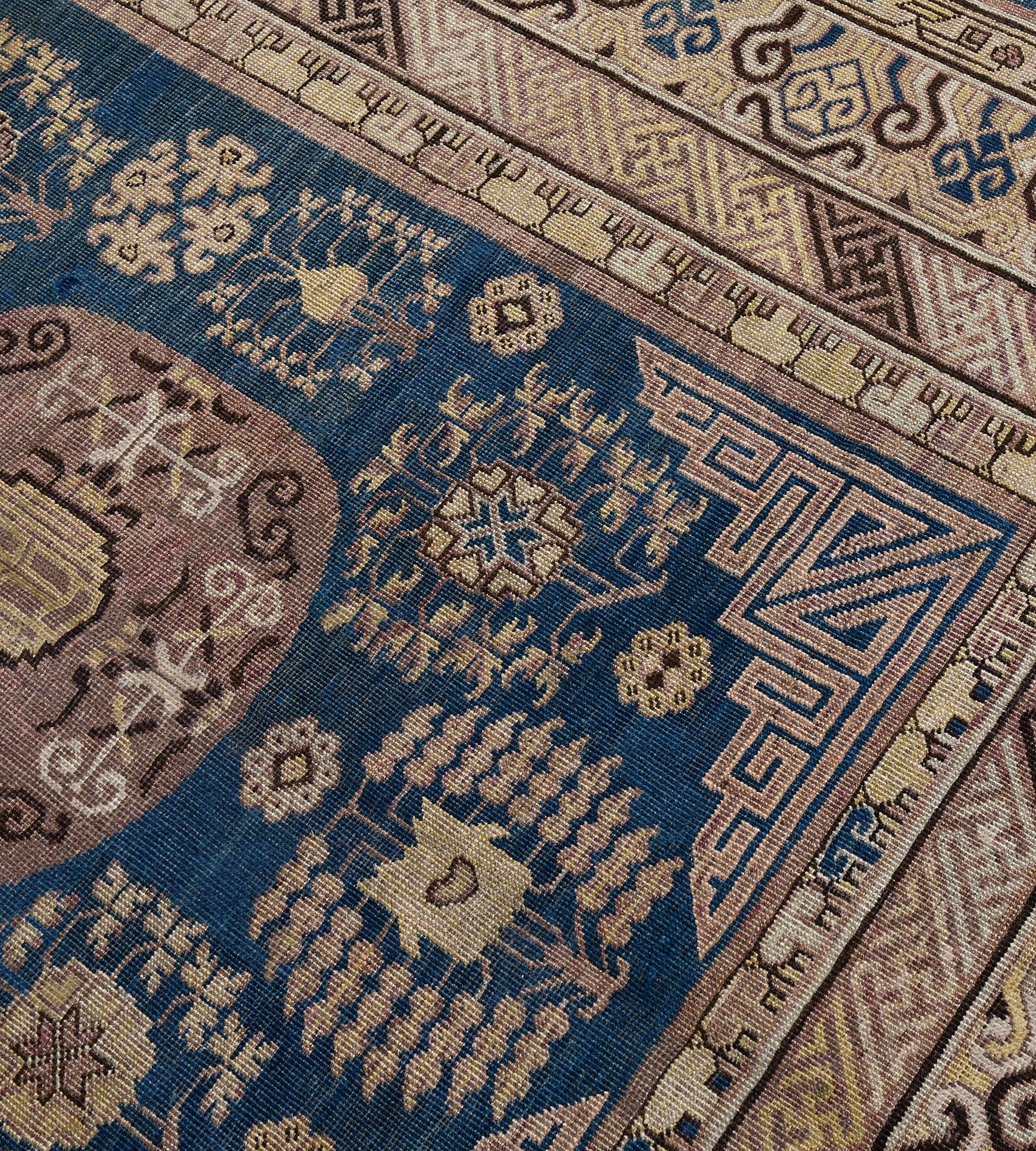 Antiker authentischer Khotan-Blauer Teppich aus Wolle, um 1880 (19. Jahrhundert) im Angebot