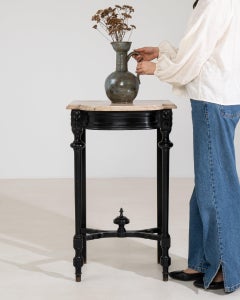 Console Napoléon III en bois noir datant d'environ 1880, avec plateau en marbre