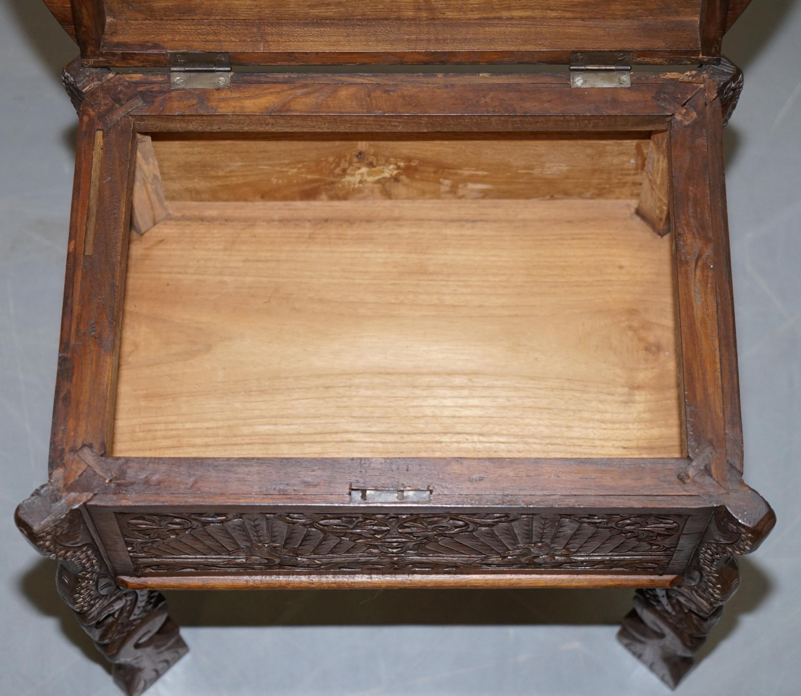 Table de couture birmane sculptée à la main avec un paon:: armoire:: coffre:: dessus ouvert:: vers 1880 en vente 9