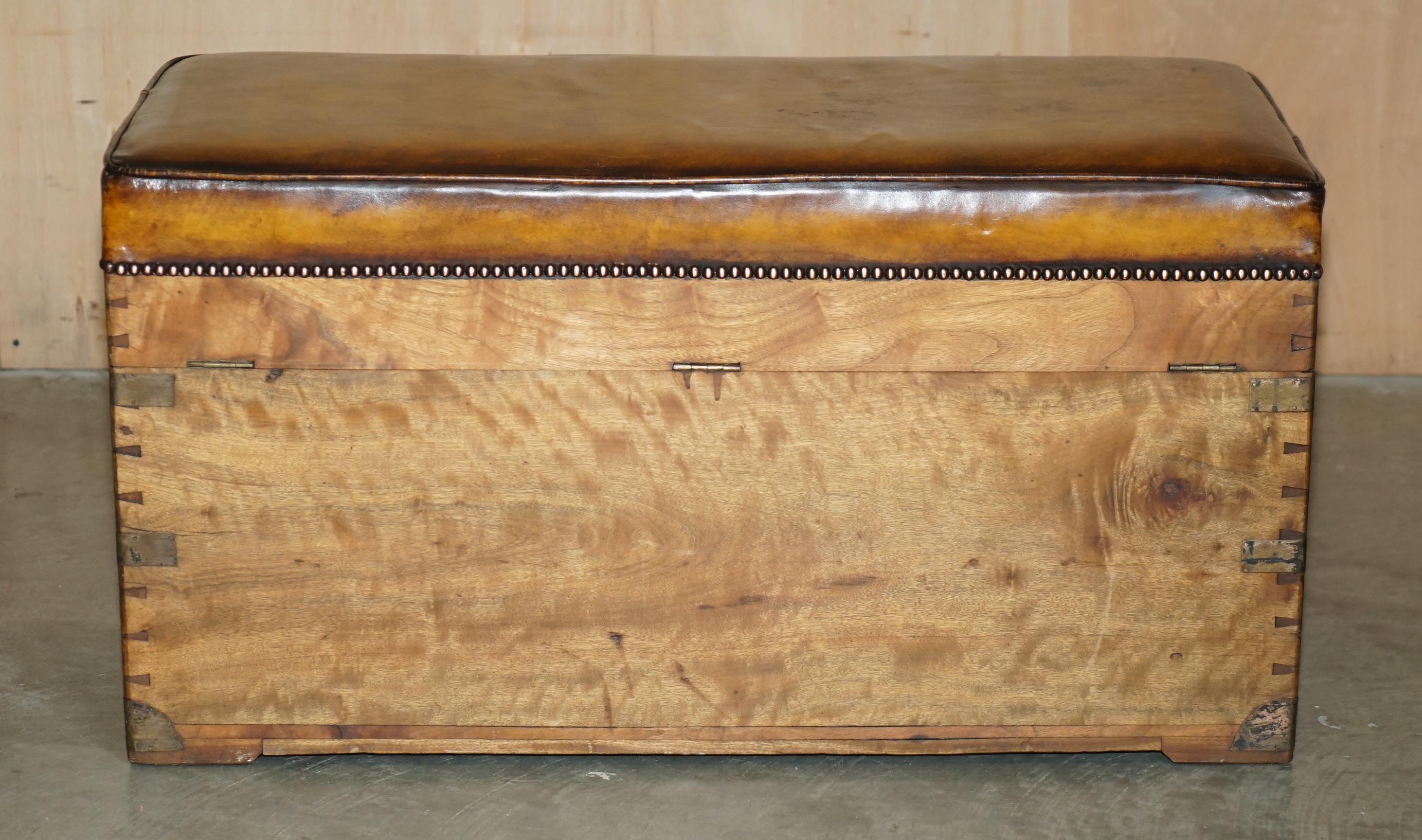 CiRCA 1880 BANCO DI STOCCAGGIO IN LEGNO CAMPHOR E PELLE MARRONE in vendita 6