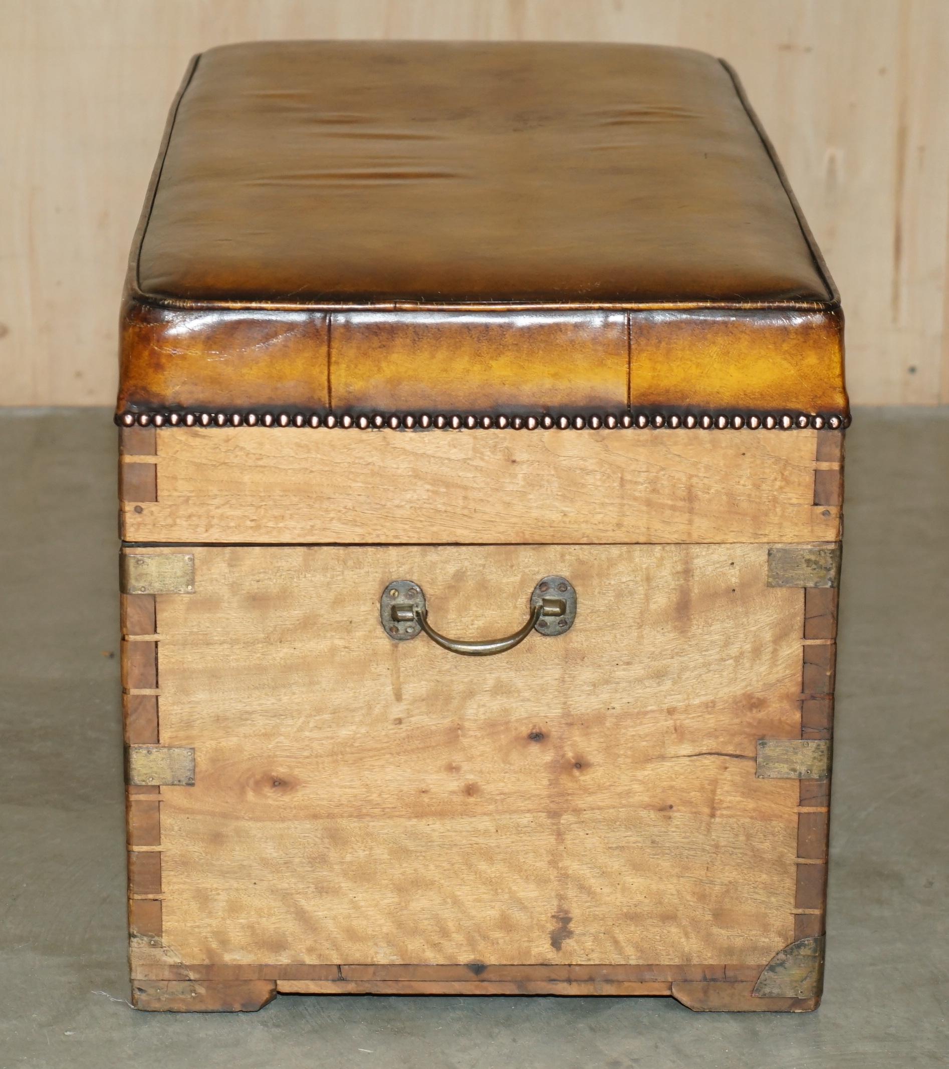 CiRCA 1880 BANCO DI STOCCAGGIO IN LEGNO CAMPHOR E PELLE MARRONE in vendita 8