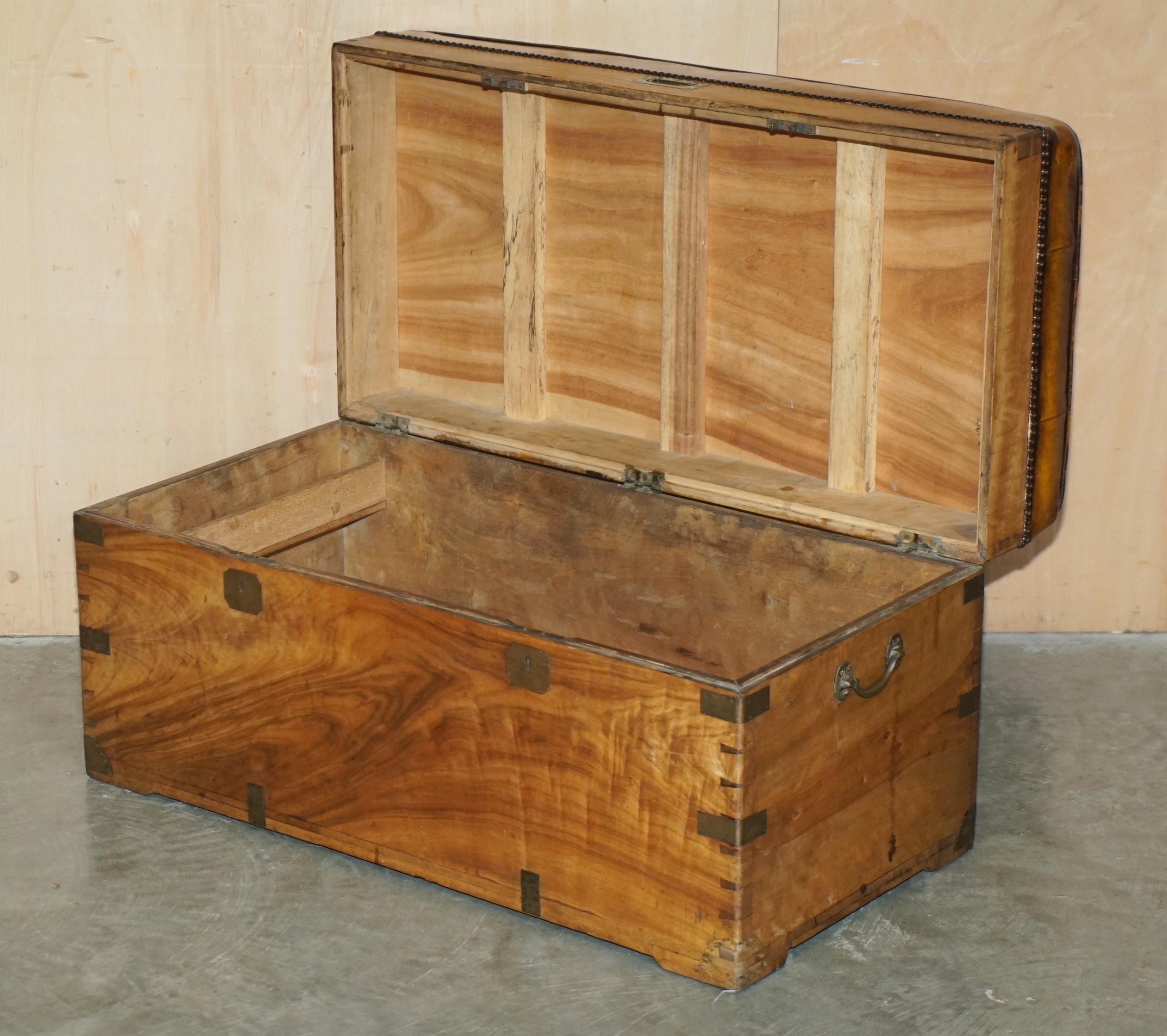 CiRCA 1880 BANCO DI STOCCAGGIO IN LEGNO CAMPHOR E PELLE MARRONE in vendita 9