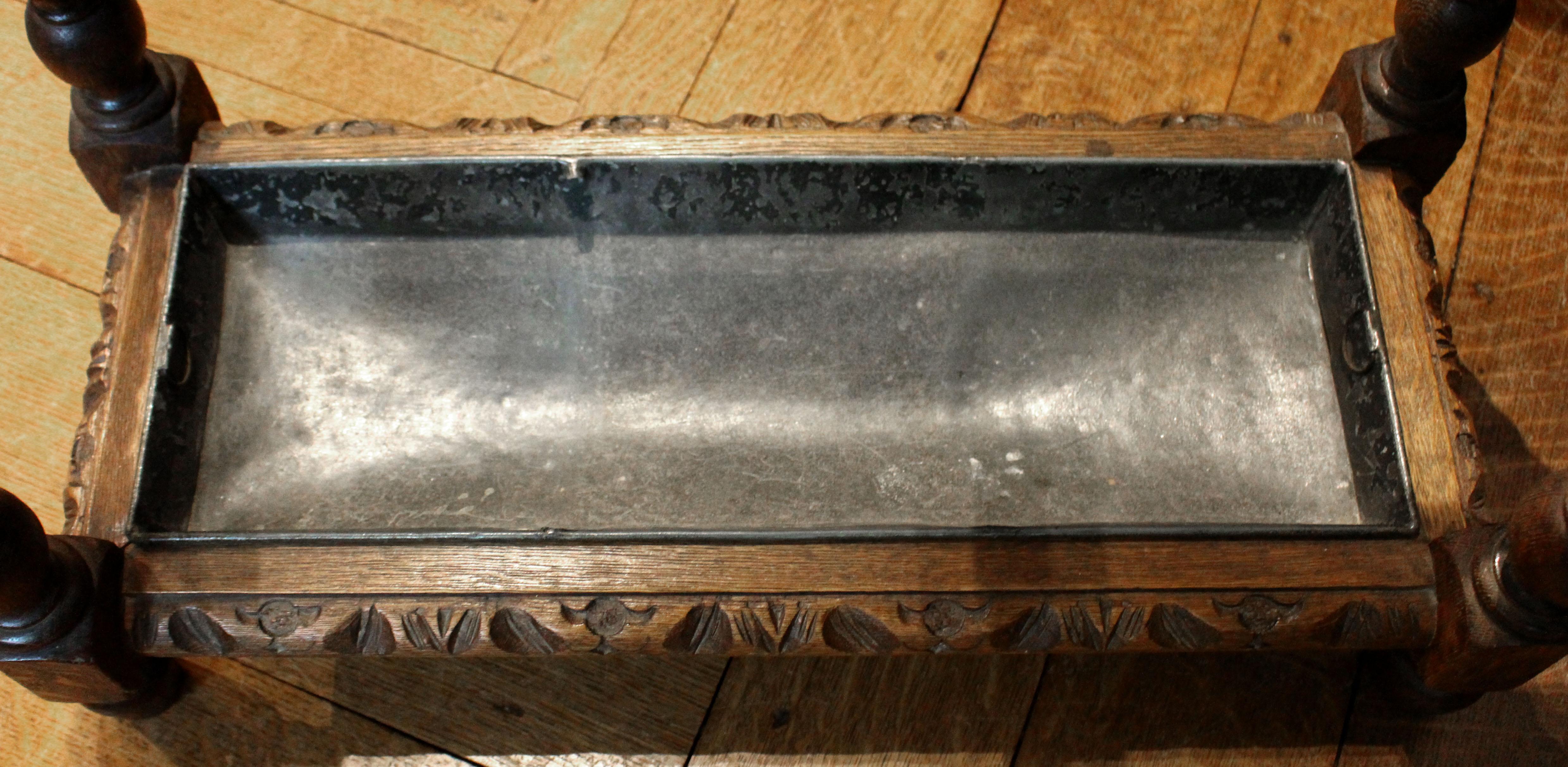 CIRCA 1880 Geschnitzte Eiche Englisch Regenschirm & Stick Stand im Angebot 1