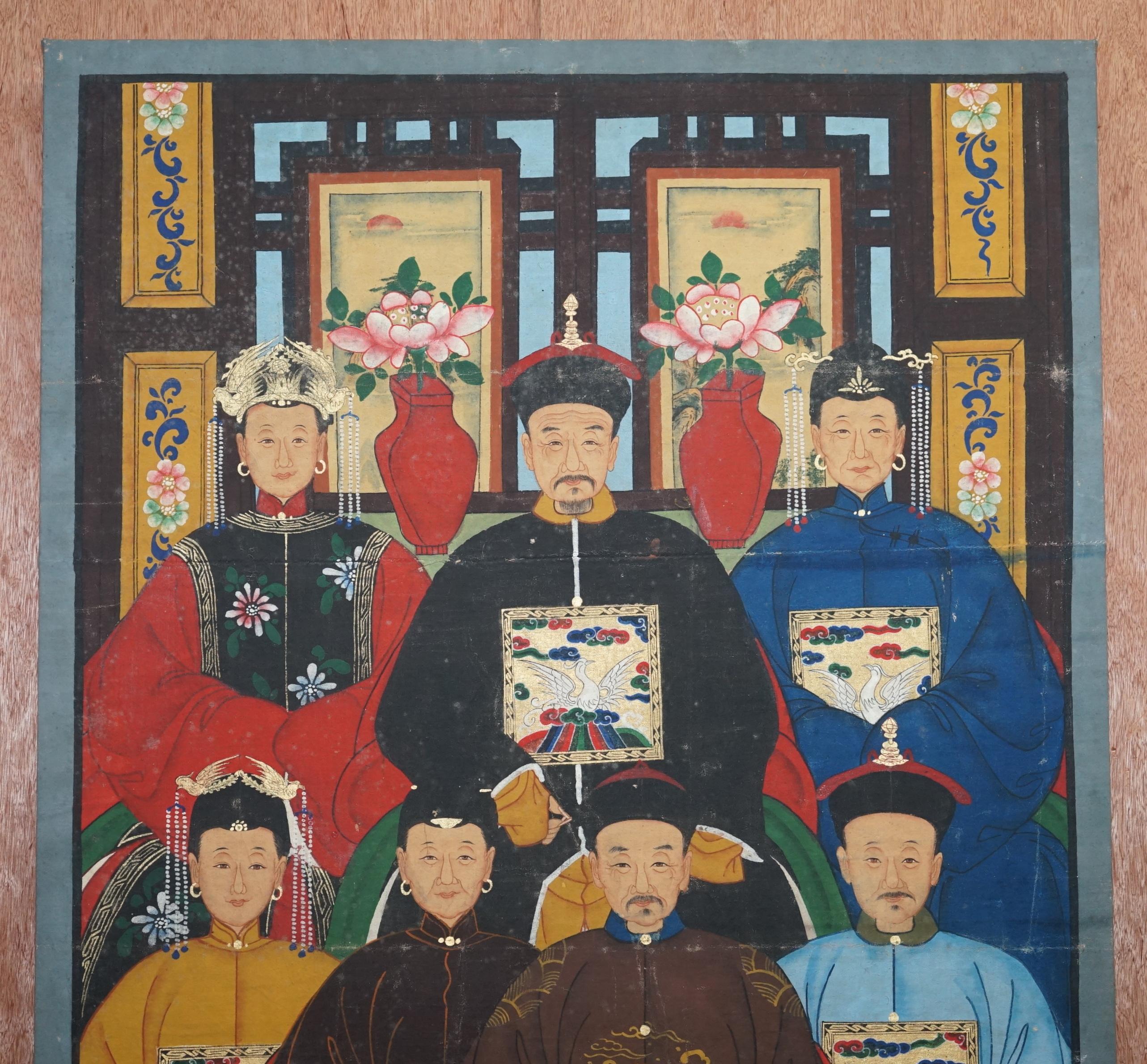 Nous sommes ravis d'offrir à la vente cette très rare peinture ancestrale chinoise sur toile qui fait partie d'une suite.

J'en ai quatre au total, un extra large, un large et deux moyens, cette annonce est pour celui détaillé ci-dessous seul, les